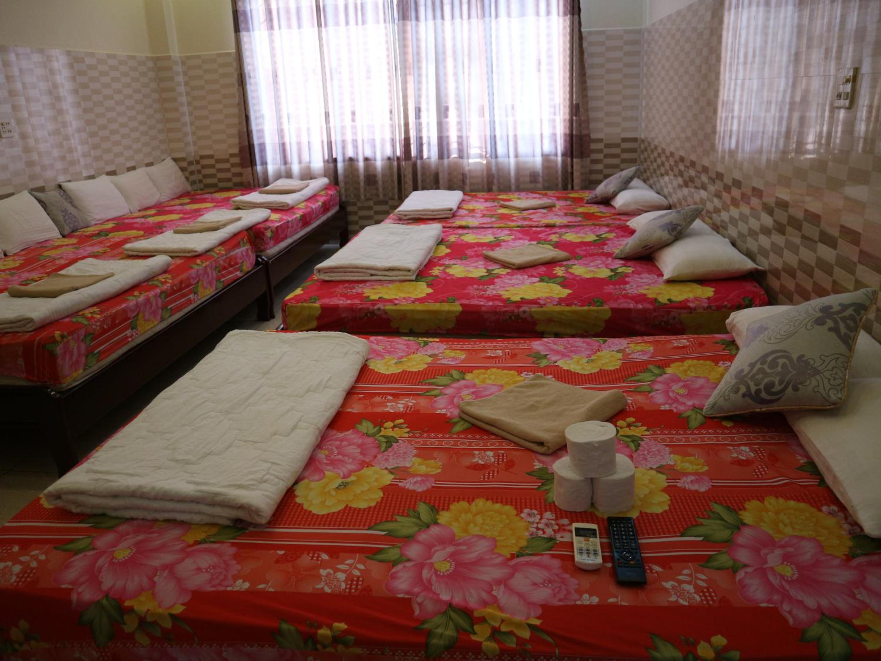 Mixed Dormitory Room photo 2