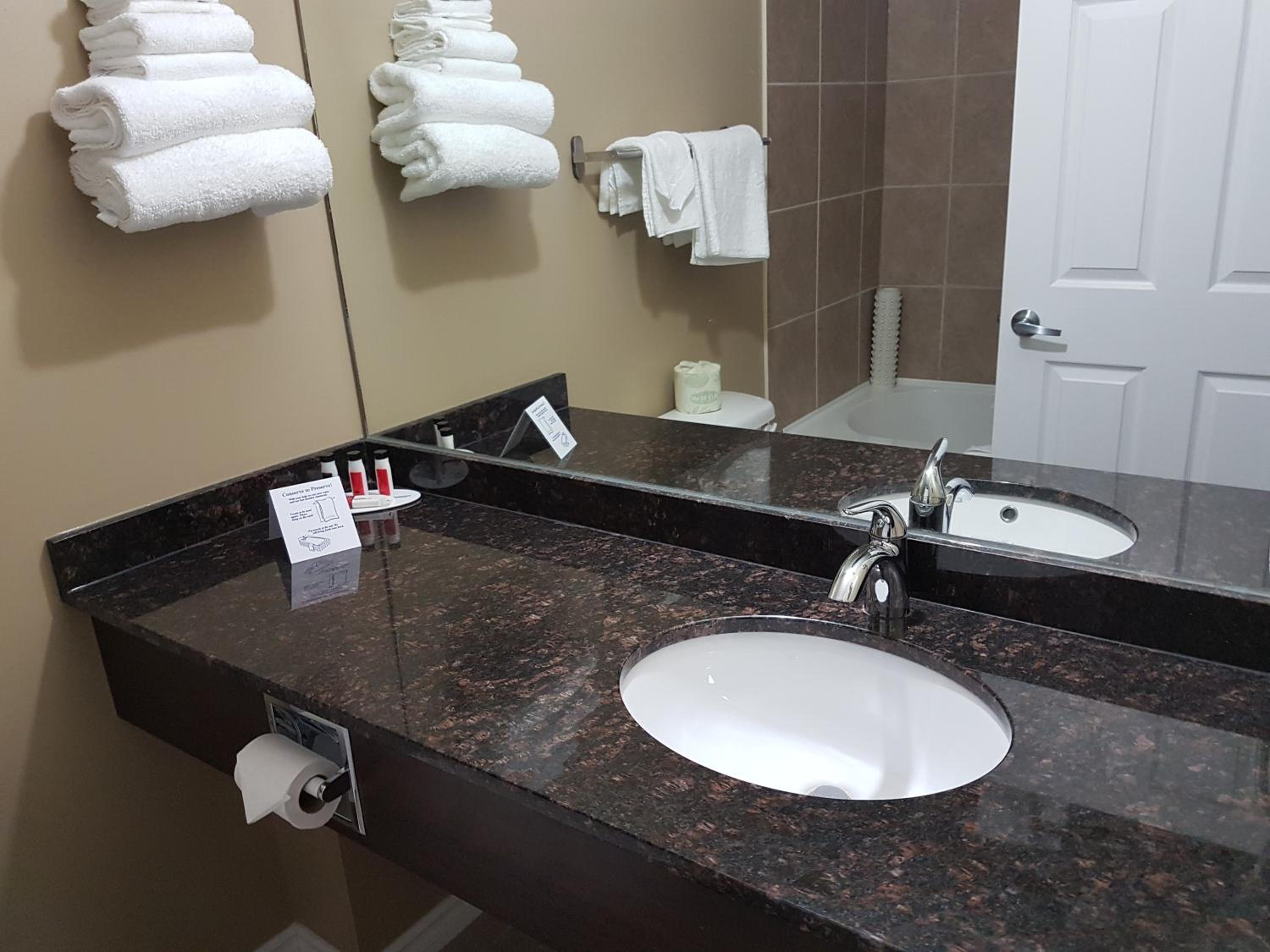 King Room - Mobility Access/Non-Smoking photo 3