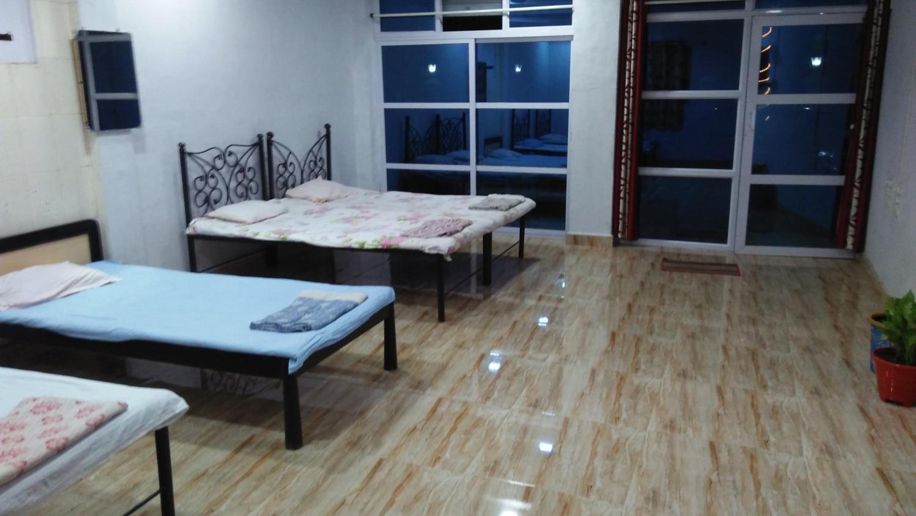 6-Bed Mixed Dormitory Room