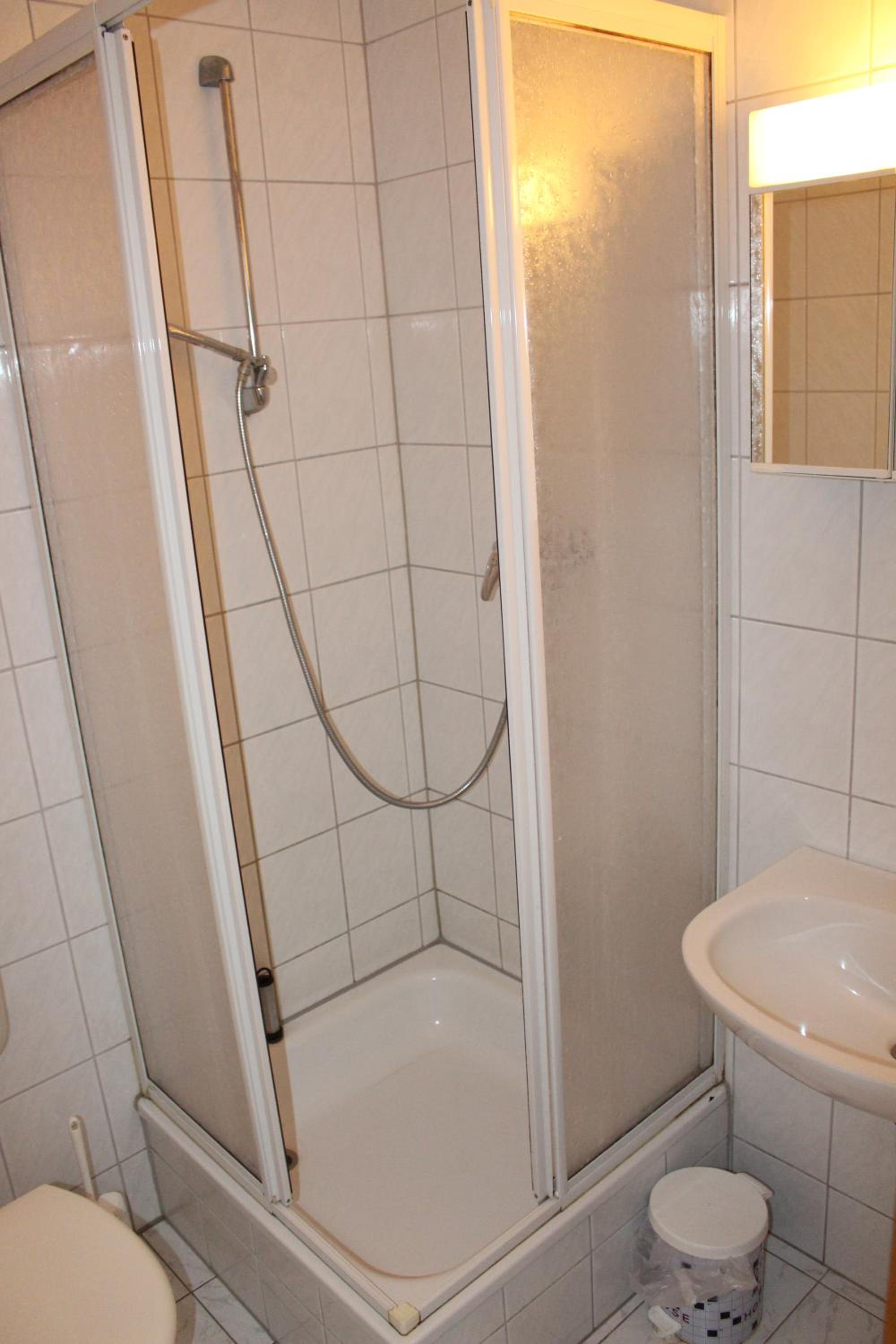 Double or Twin Room with Private Bathroom photo 2