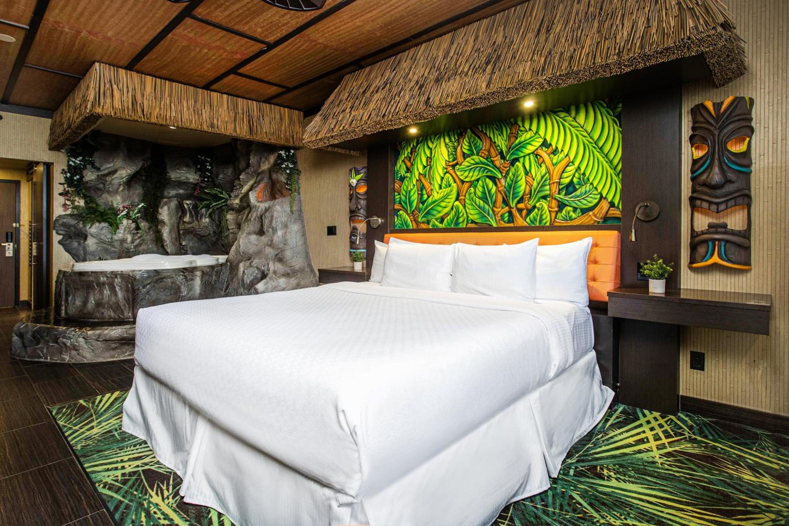 Queen Room with Spa Bath