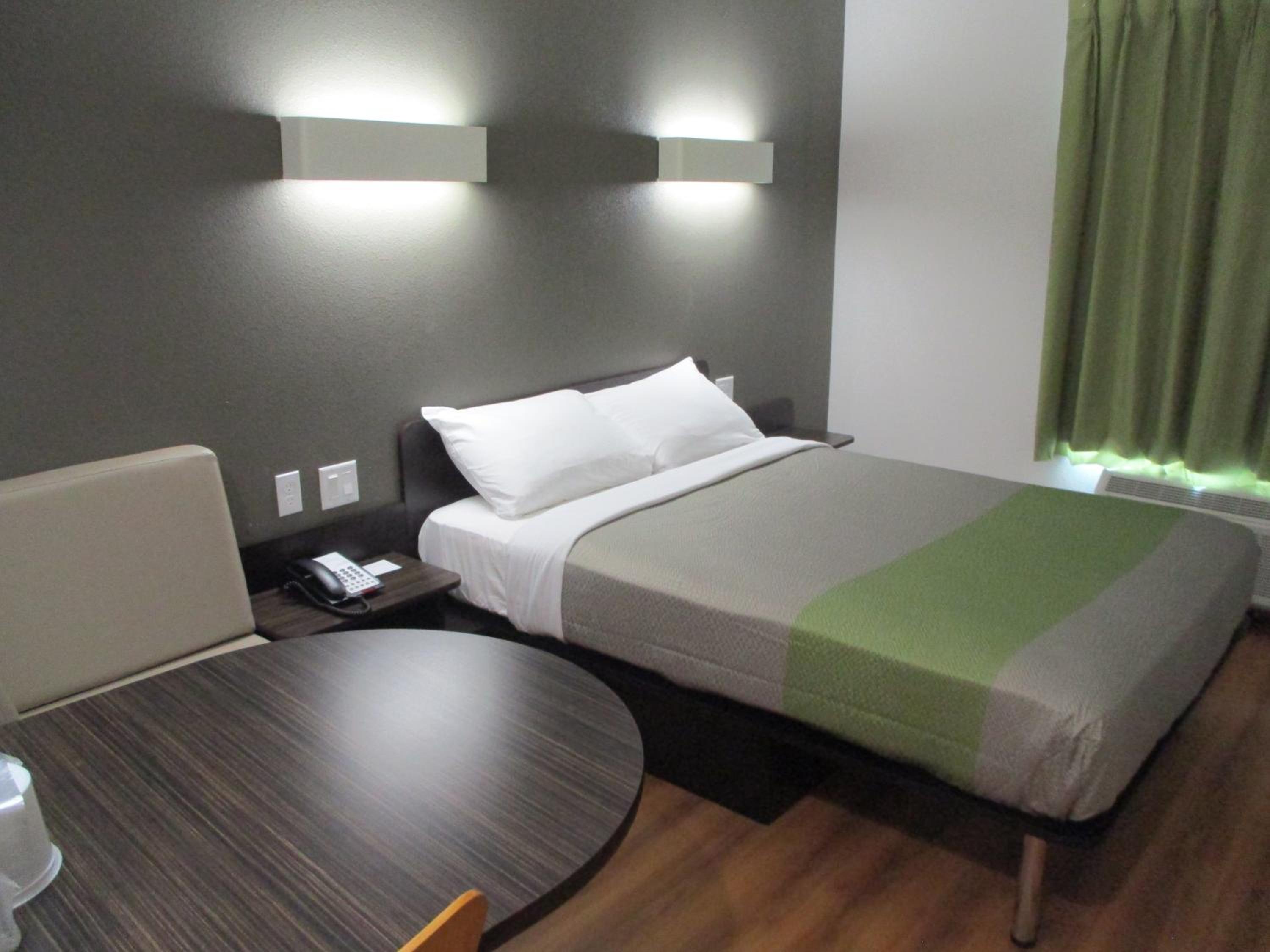 Queen Room - Photo 1