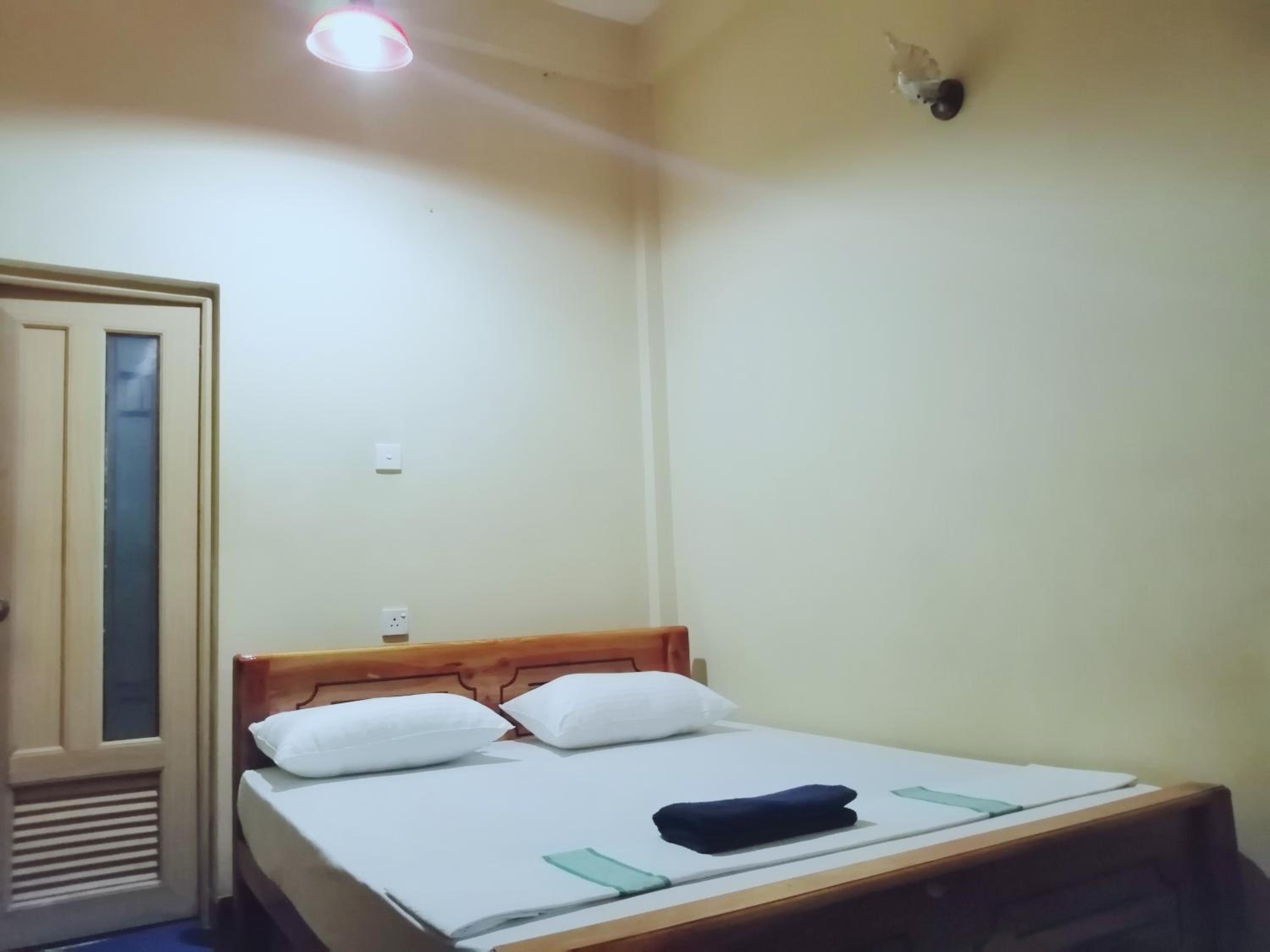 Standard Twin Room with AC photo 1