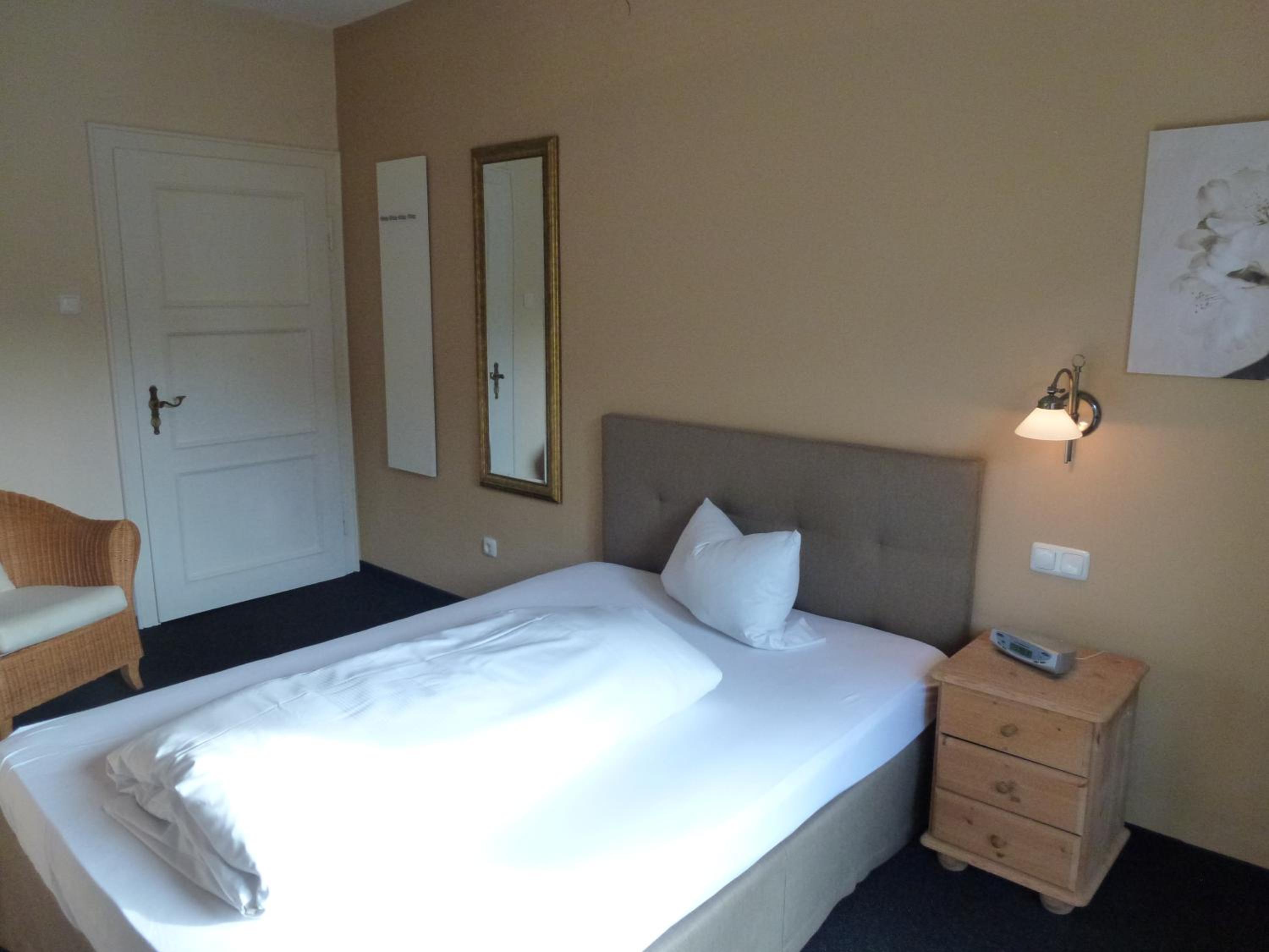 Single Room photo 3