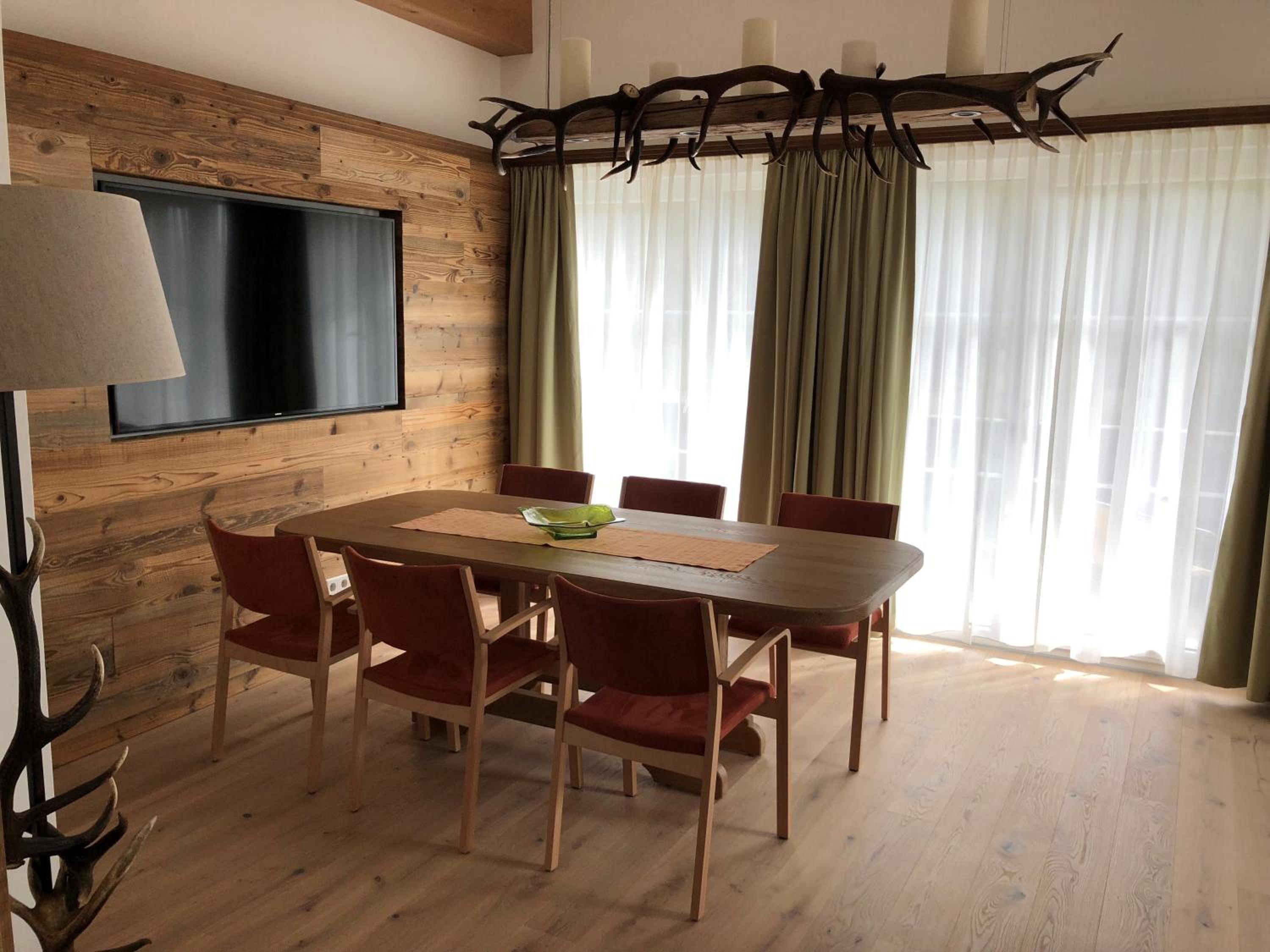 Deluxe Suite - Photo 2