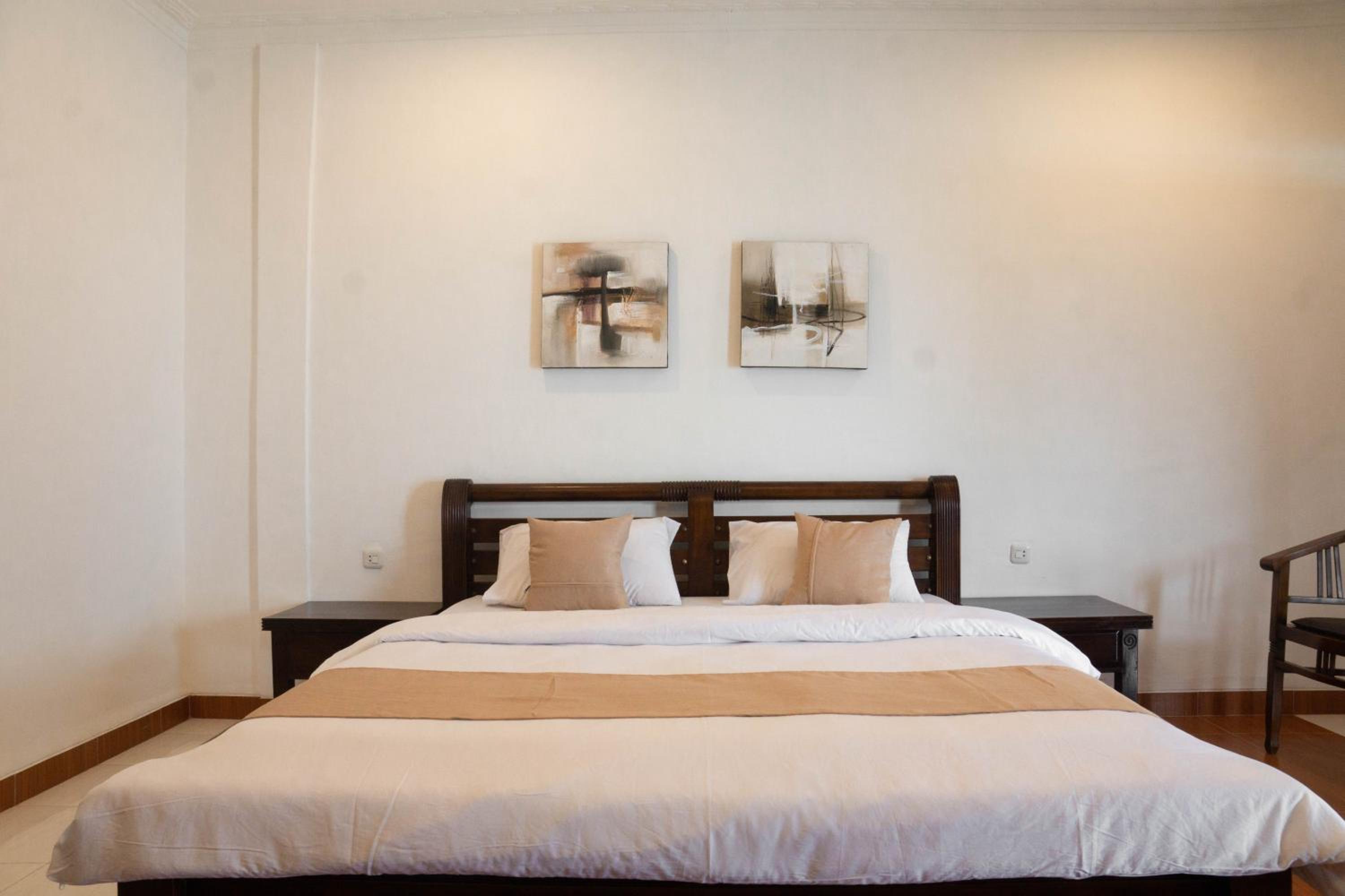 Deluxe Double or Twin Room with Lake View photo 1
