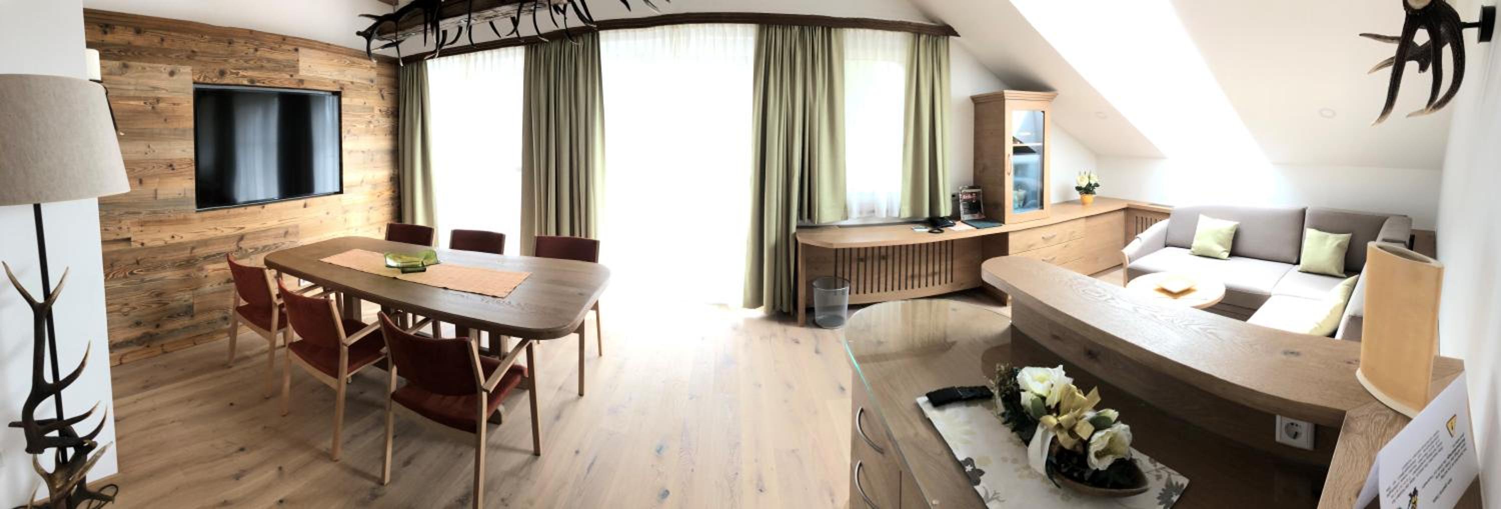 Deluxe Suite - Photo 9