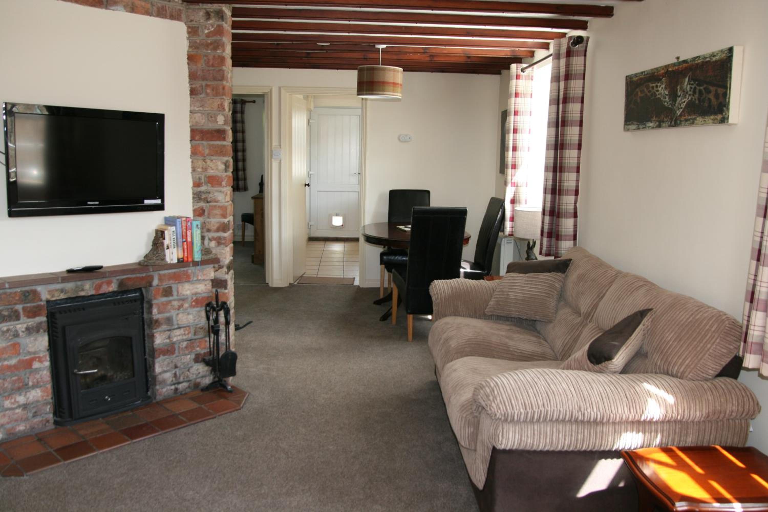 One-Bedroom Apartment - Photo 1