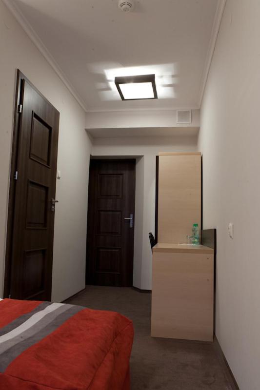 Twin Room - Photo 4