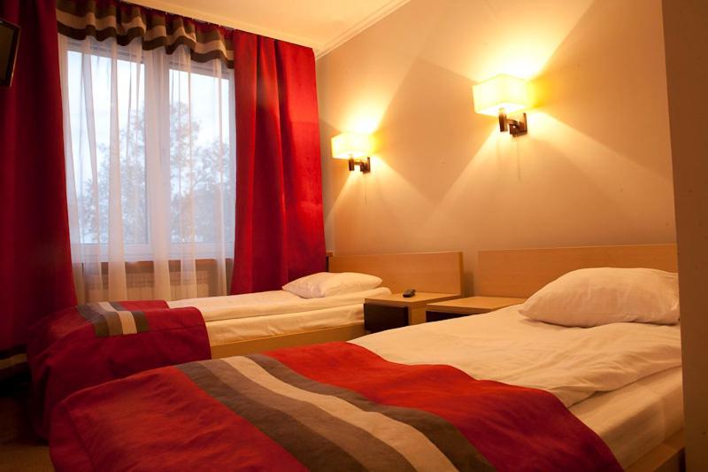 Twin Room - Photo 2