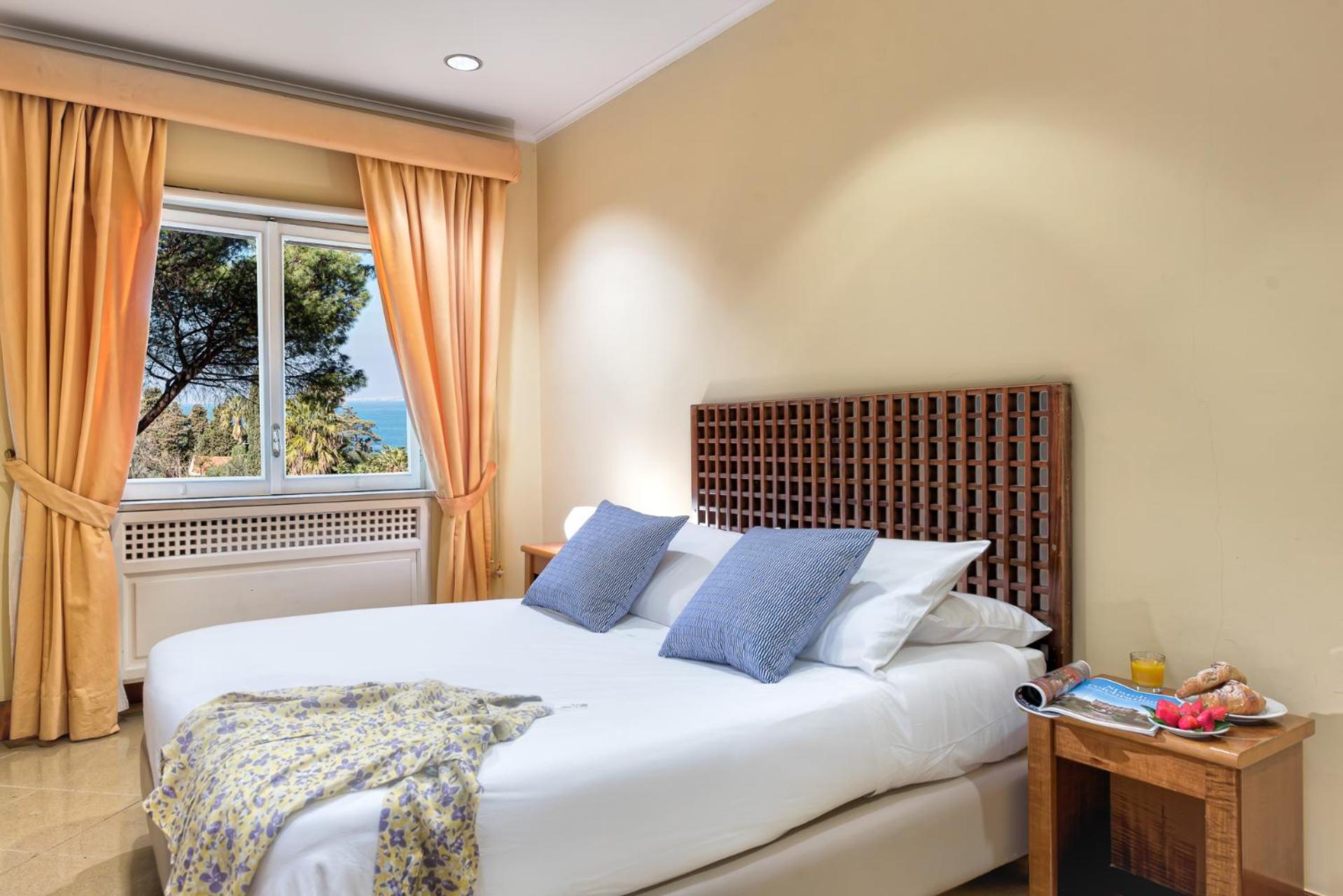 Apartment with Terrace - Photo 6