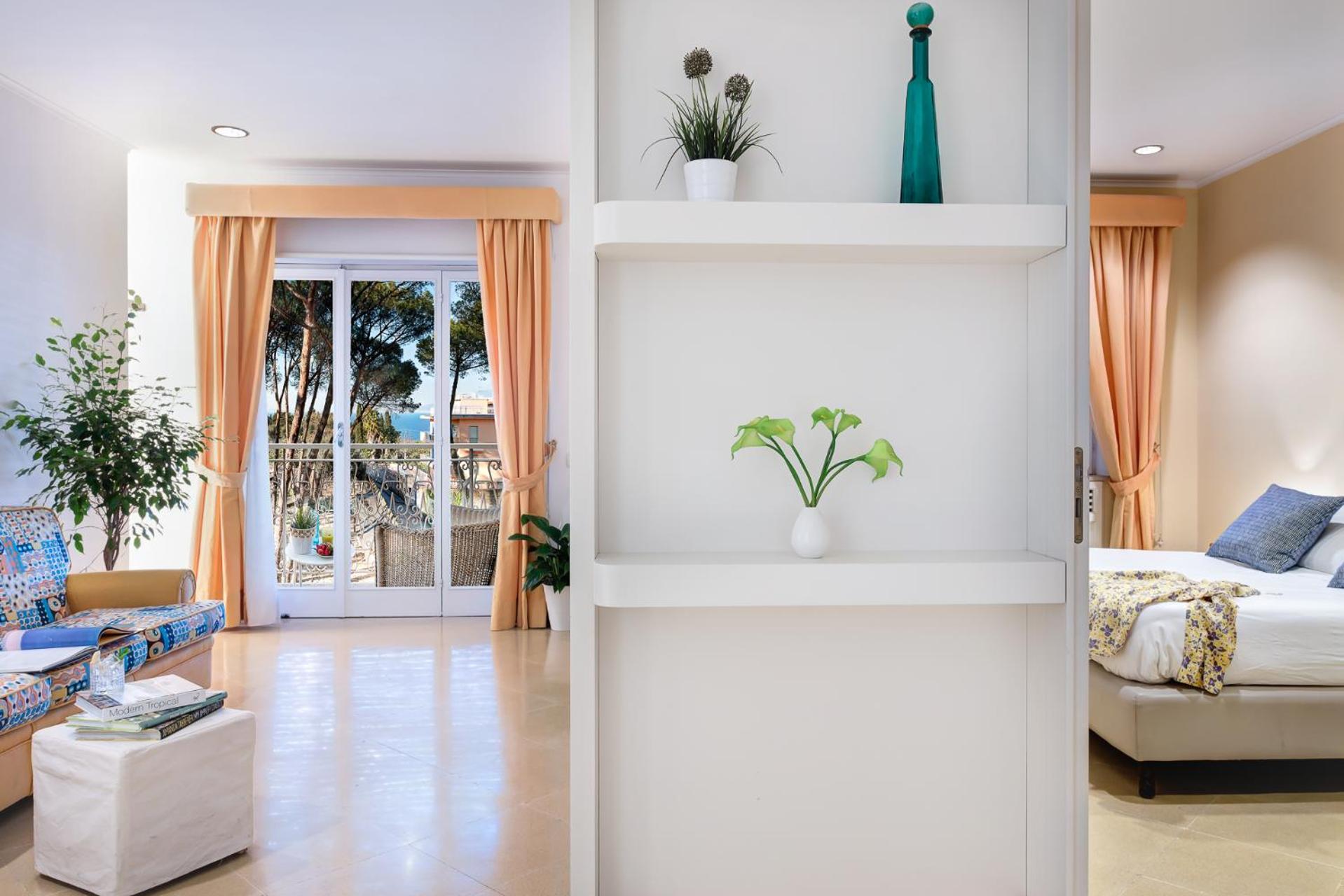 Apartment with Terrace - Photo 5