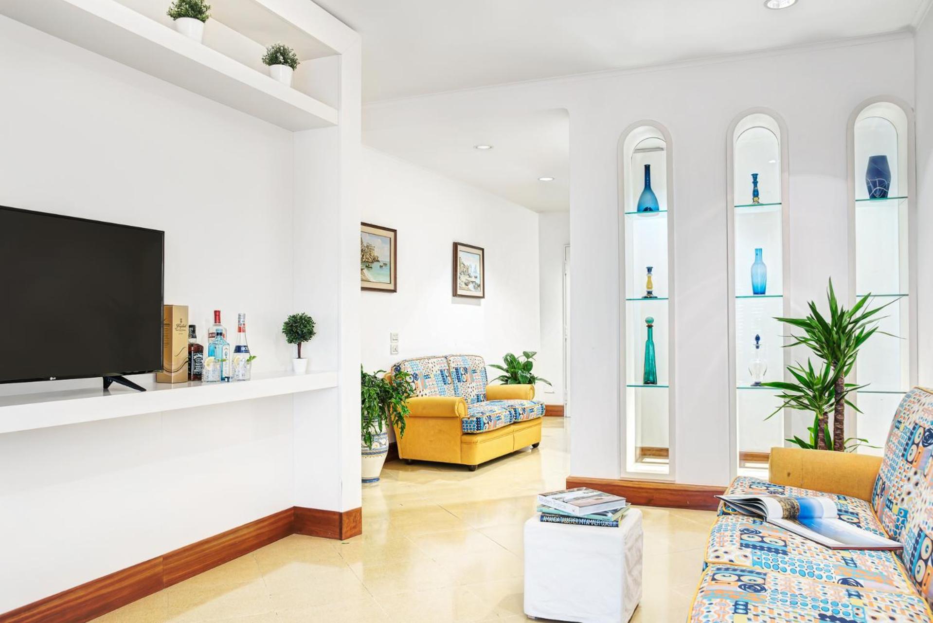 Apartment with Terrace - Photo 3