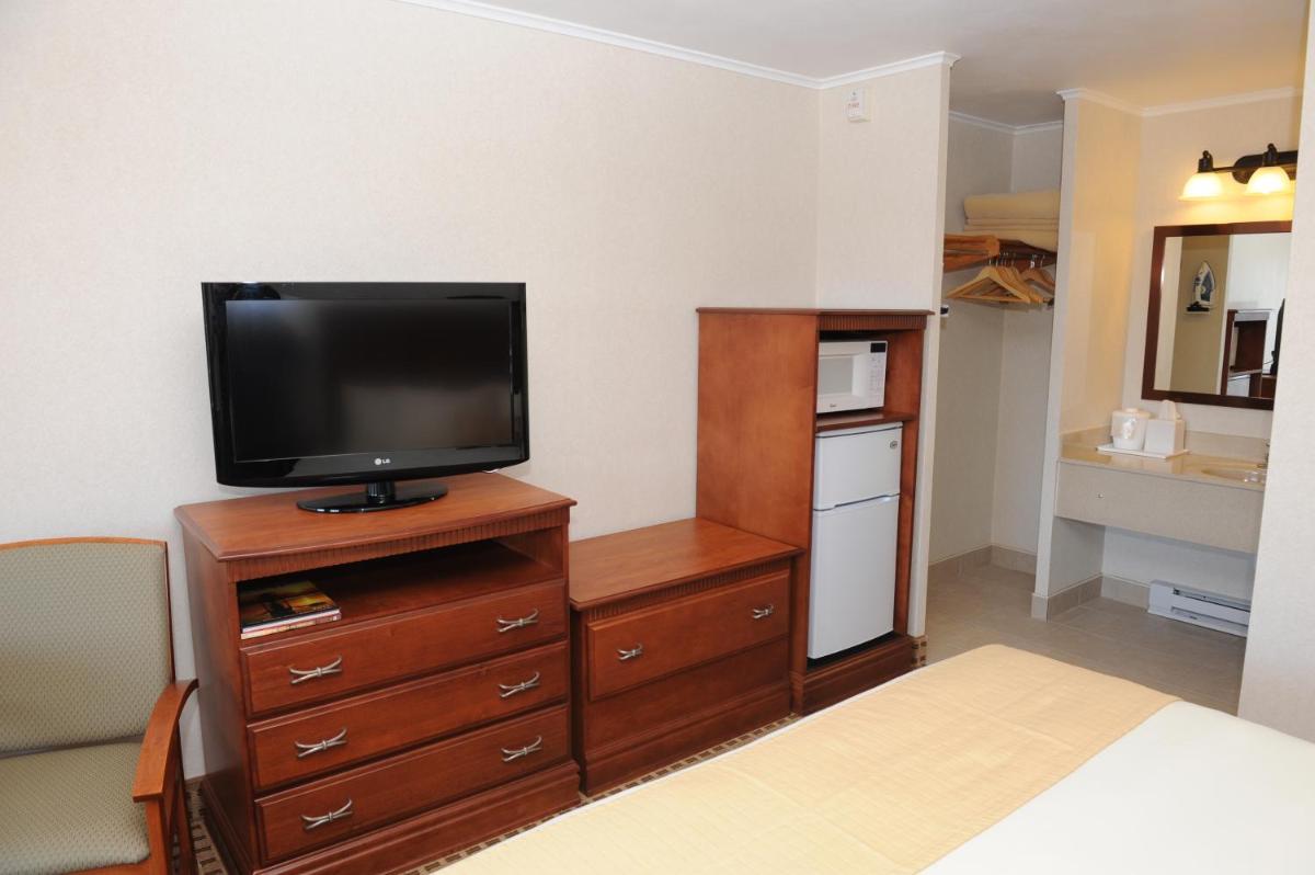 Double Room with Two Double Beds photo 3