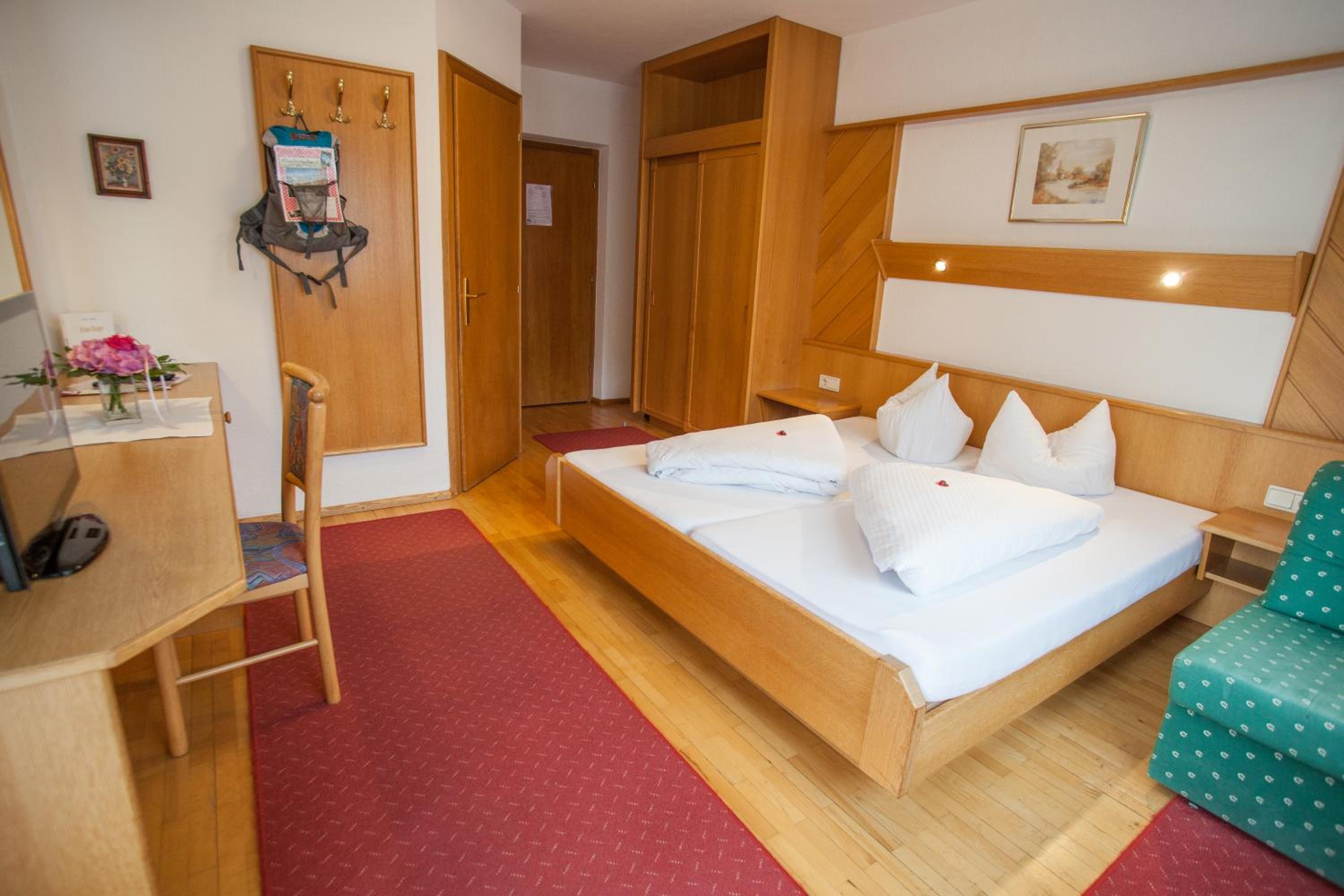 Double Room - Photo 3
