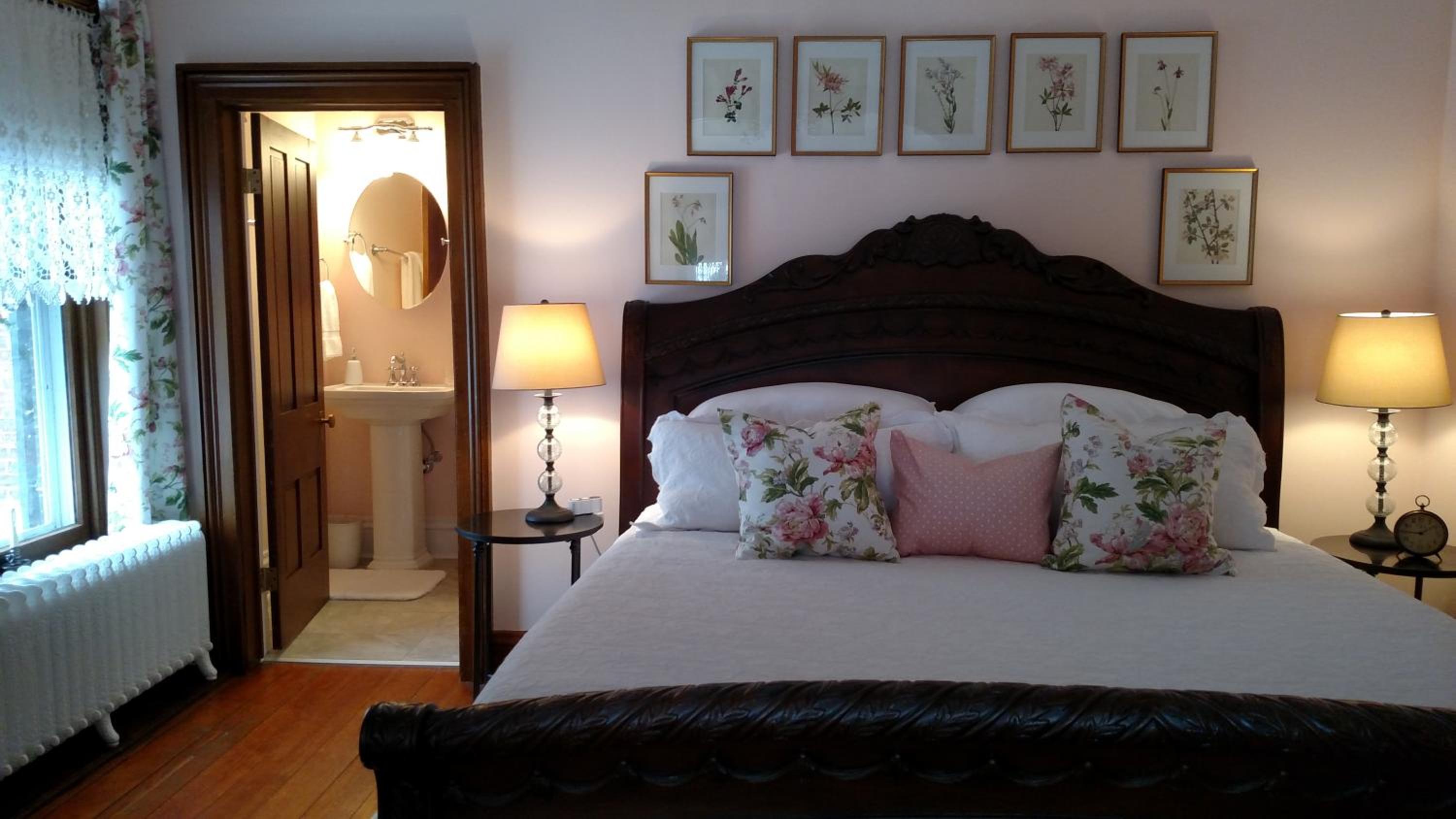 Superior King Suite photo 1