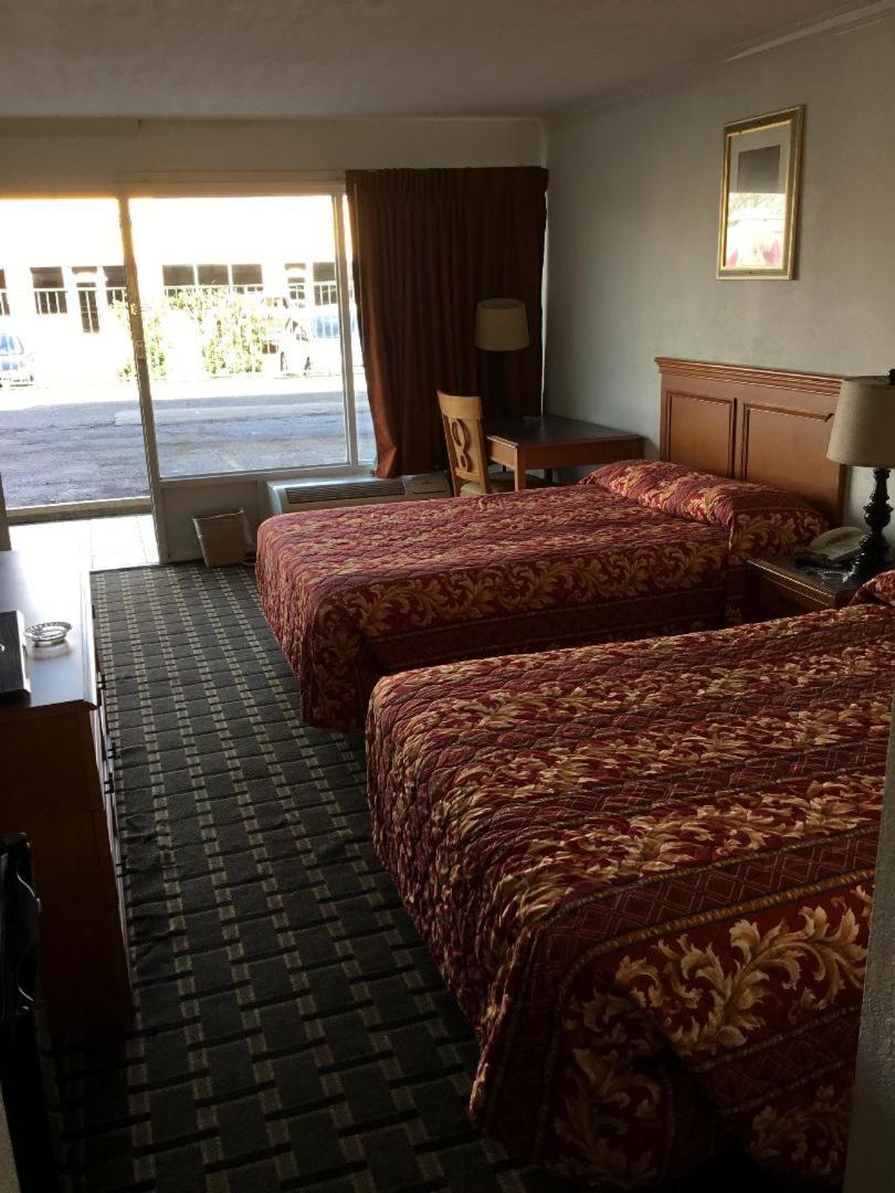 Premium Double Room with Two Double Beds - Photo 1