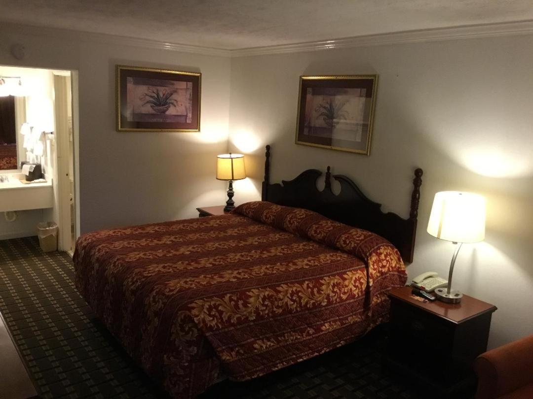 Premium King Room - Photo 1