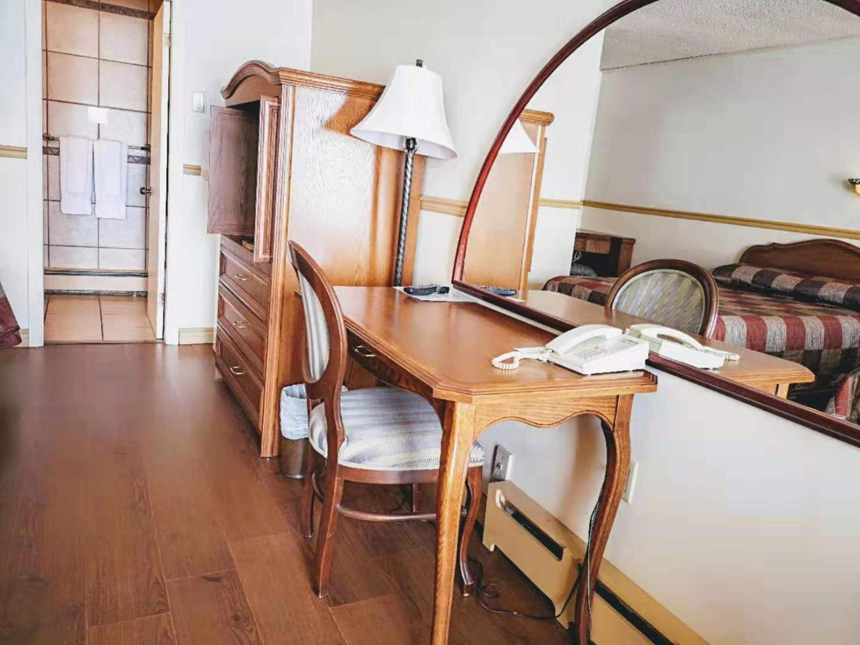 Double Room with Two Double Beds photo 2