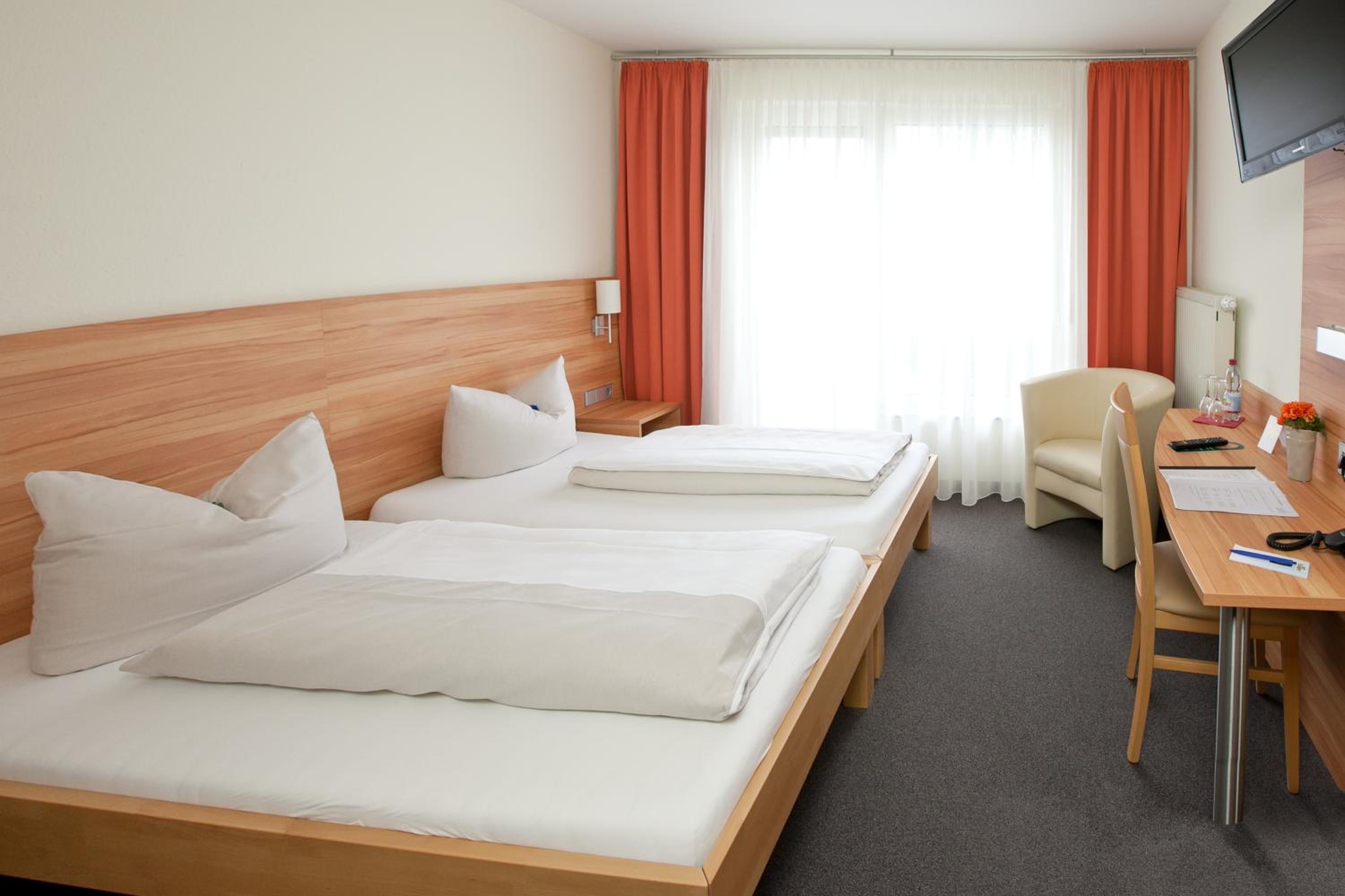 Double Room - Photo 8