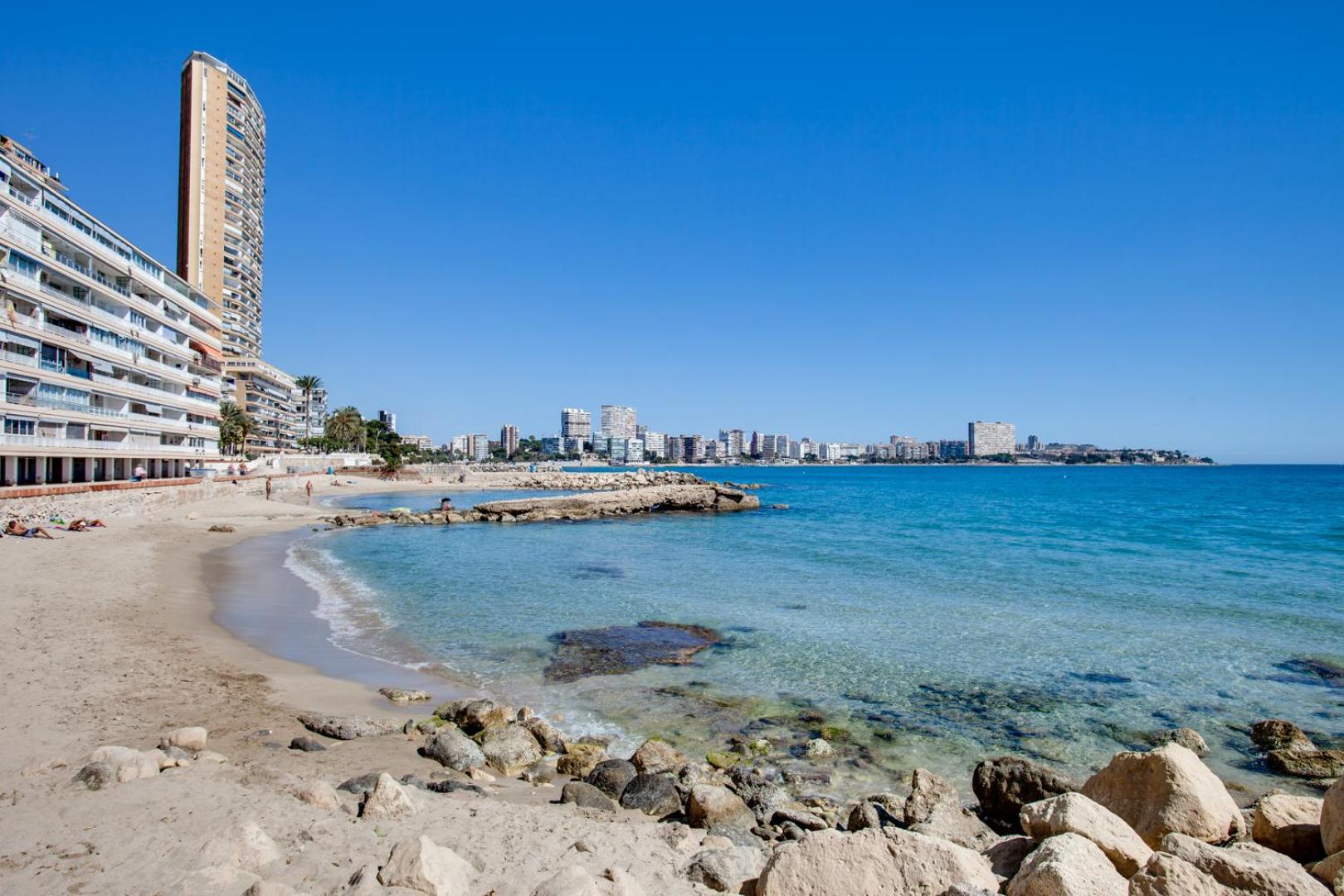 Apartment with Sea View - Photo 4