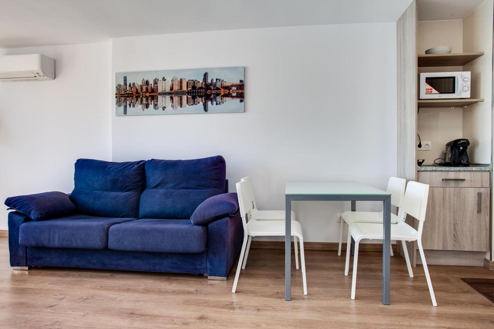 Apartment with Sea View - Photo 9