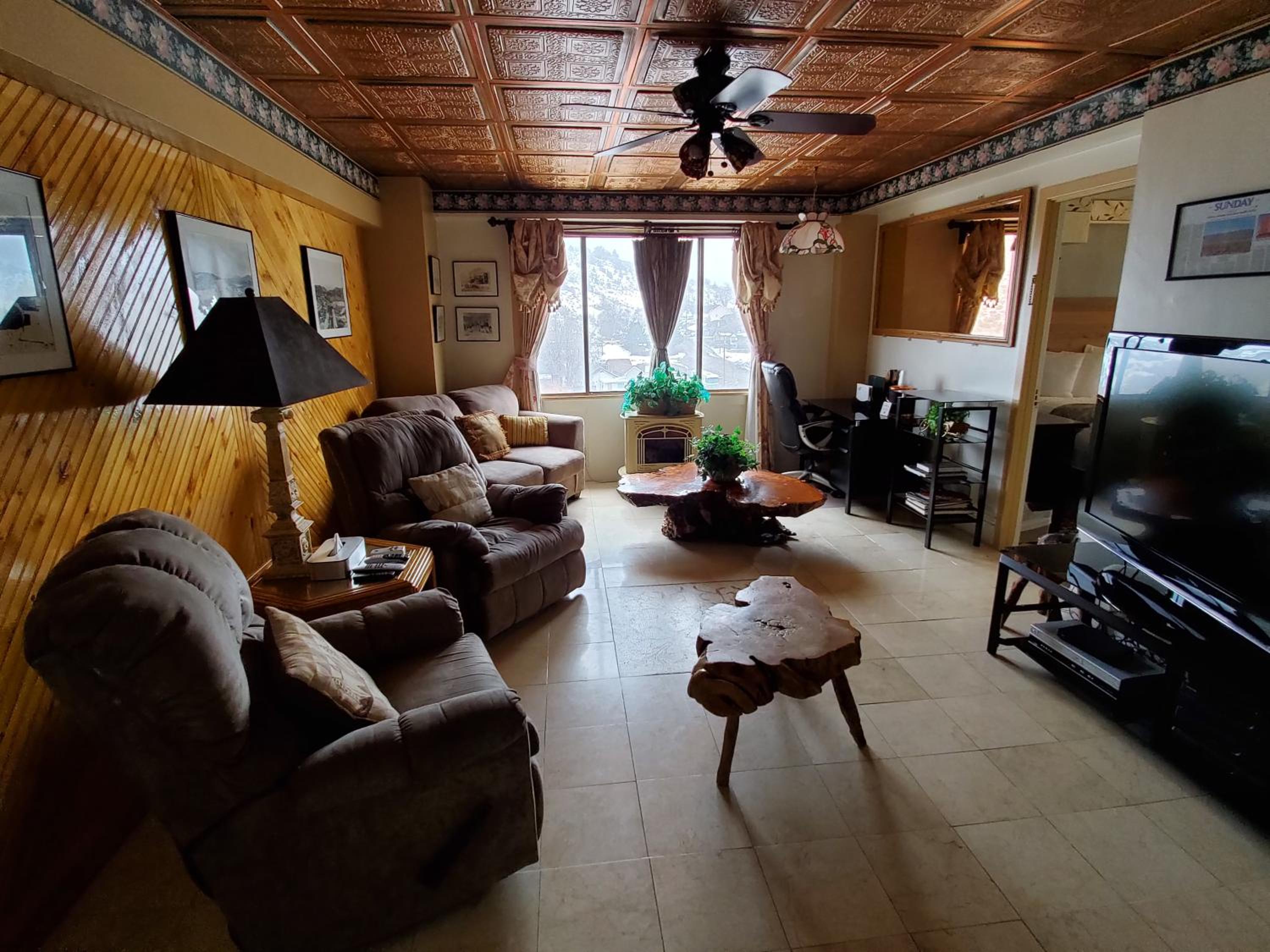 Deluxe Queen Suite - Photo 2