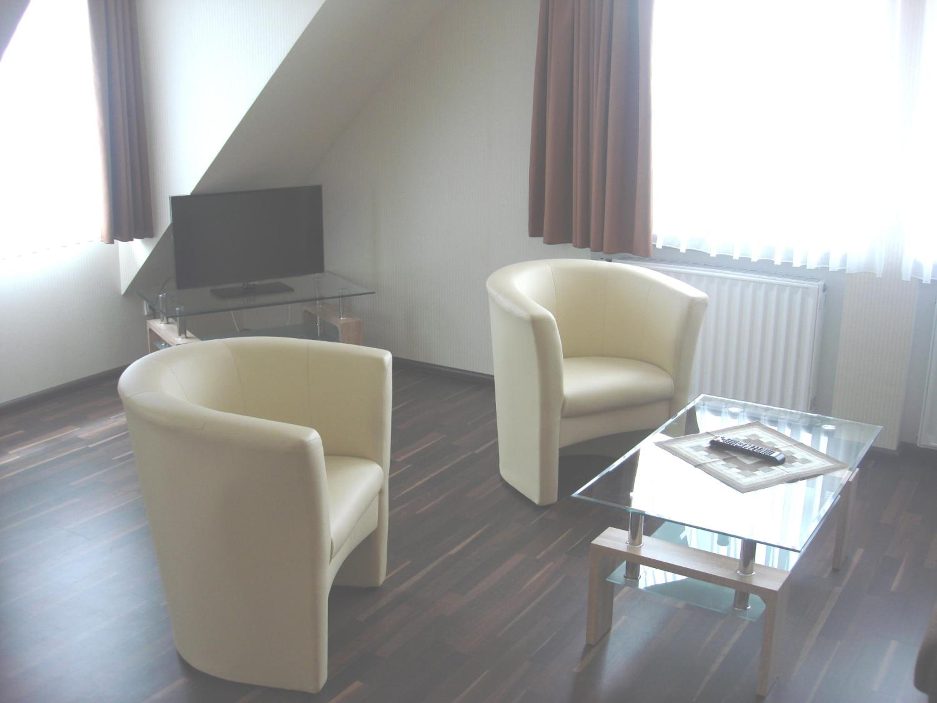 Family Room - Photo 5