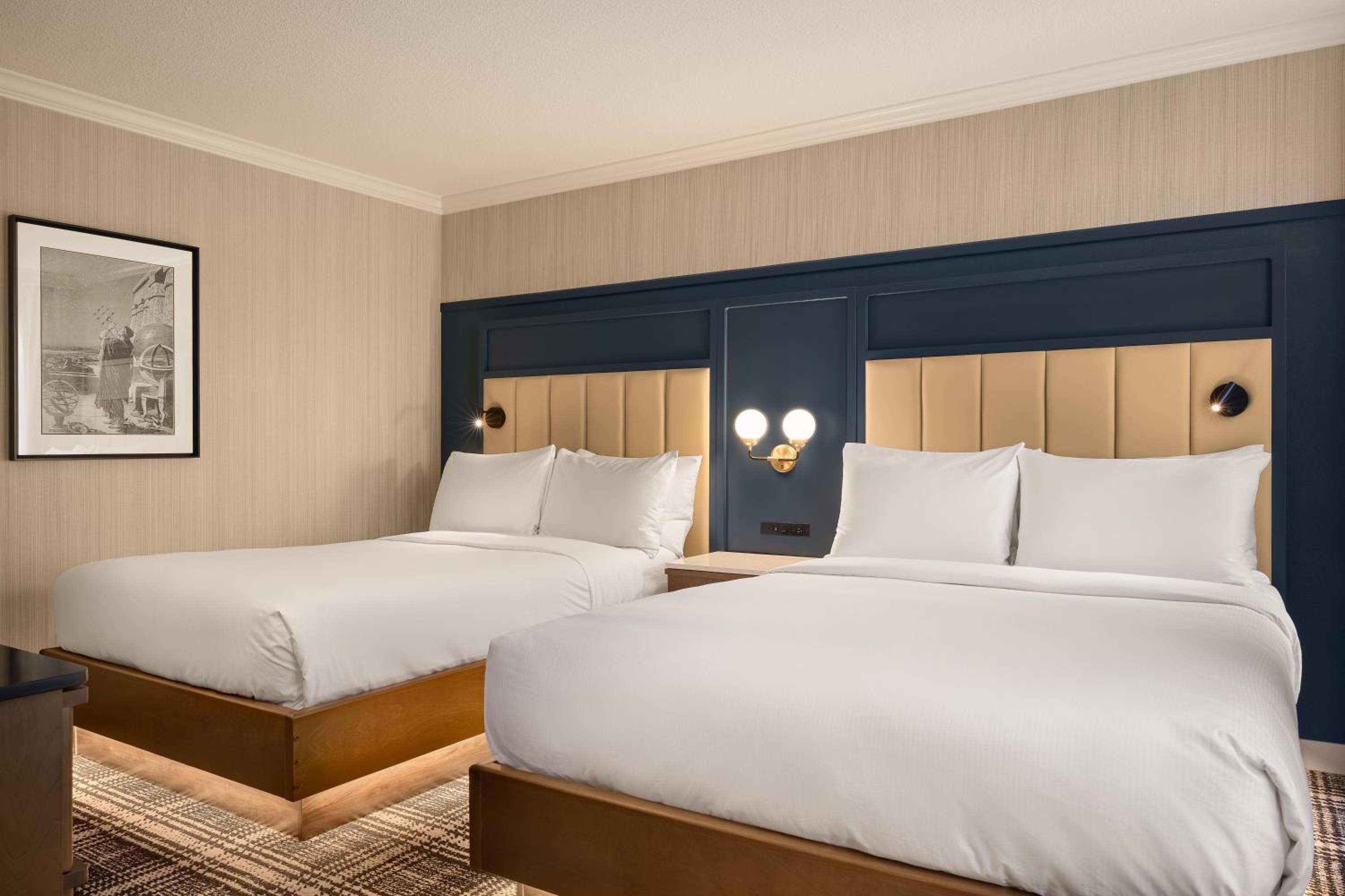 Suite with Two Double Beds and Kitchenette thumbnail 6