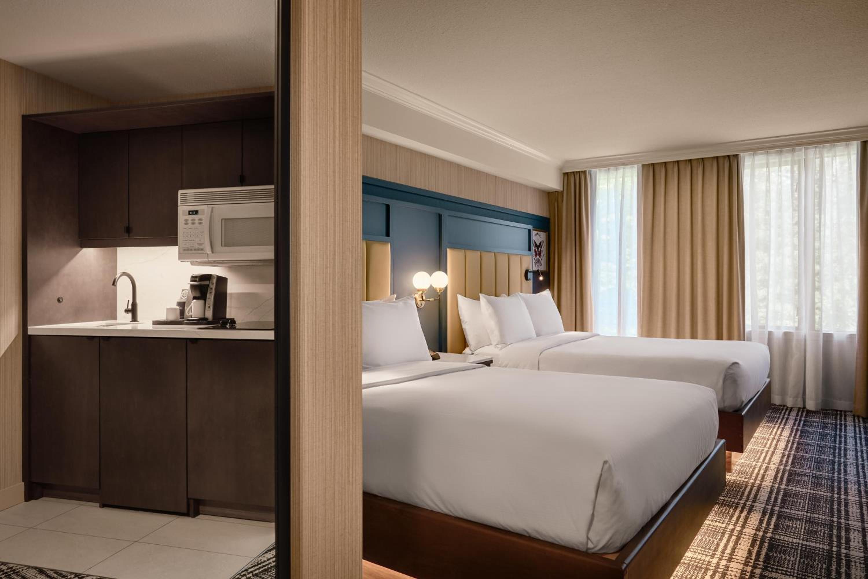 Queen Room with Two Queen Beds and Kitchenette