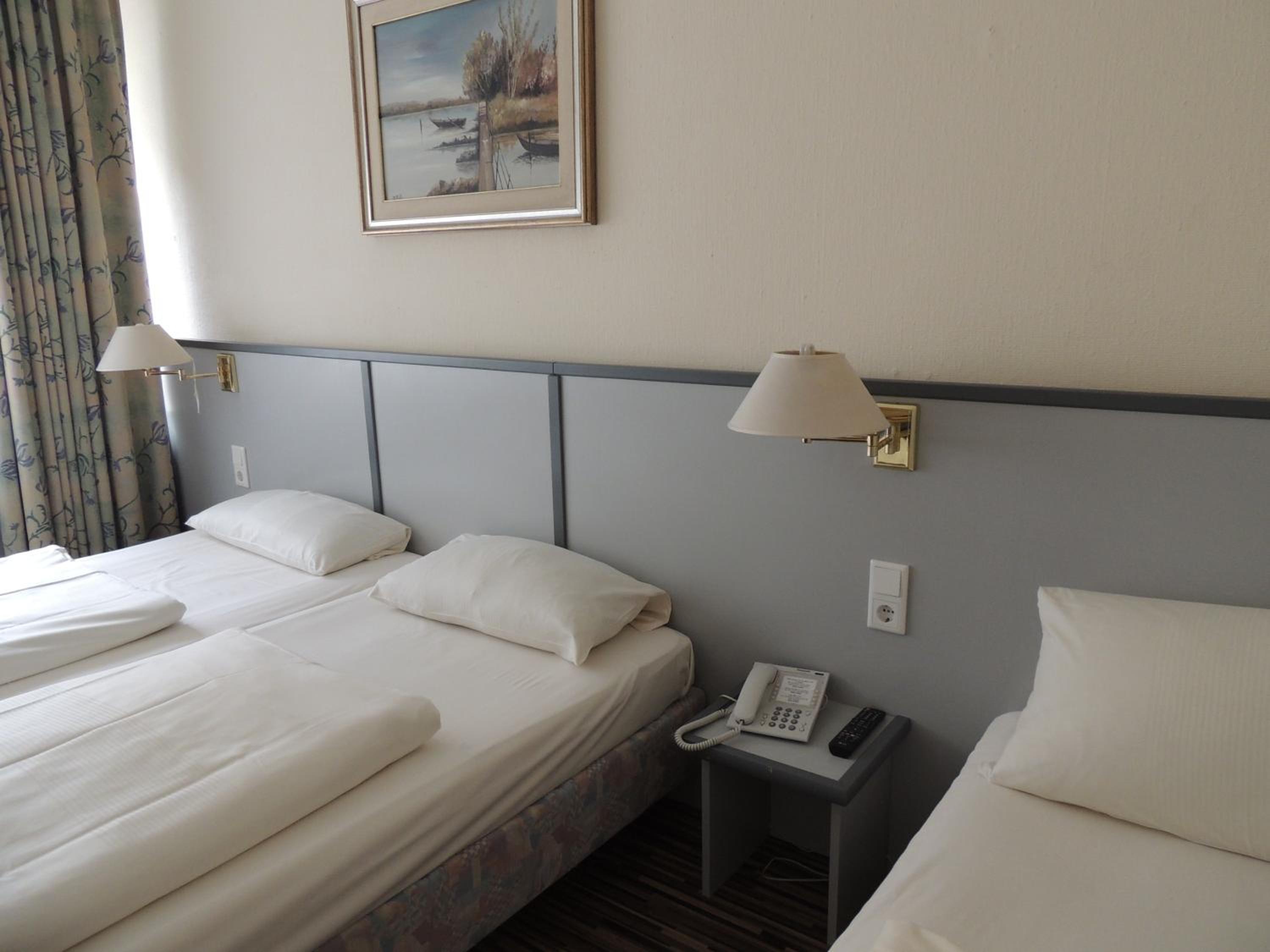Triple Room - Photo 7