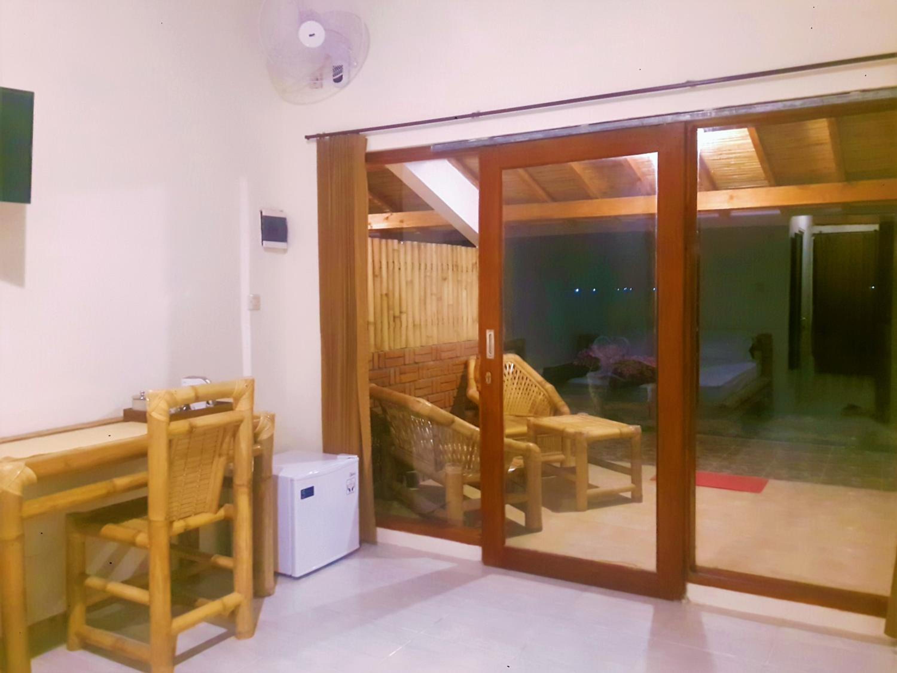 Deluxe Double Room with Sea View - Photo 8