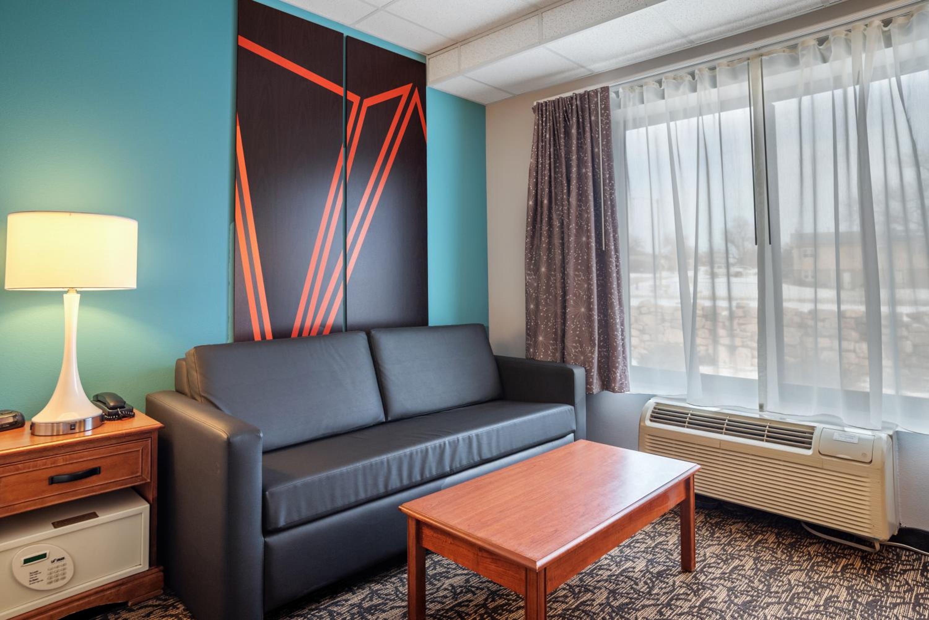 Business King Room - Non-Smoking - Photo 3