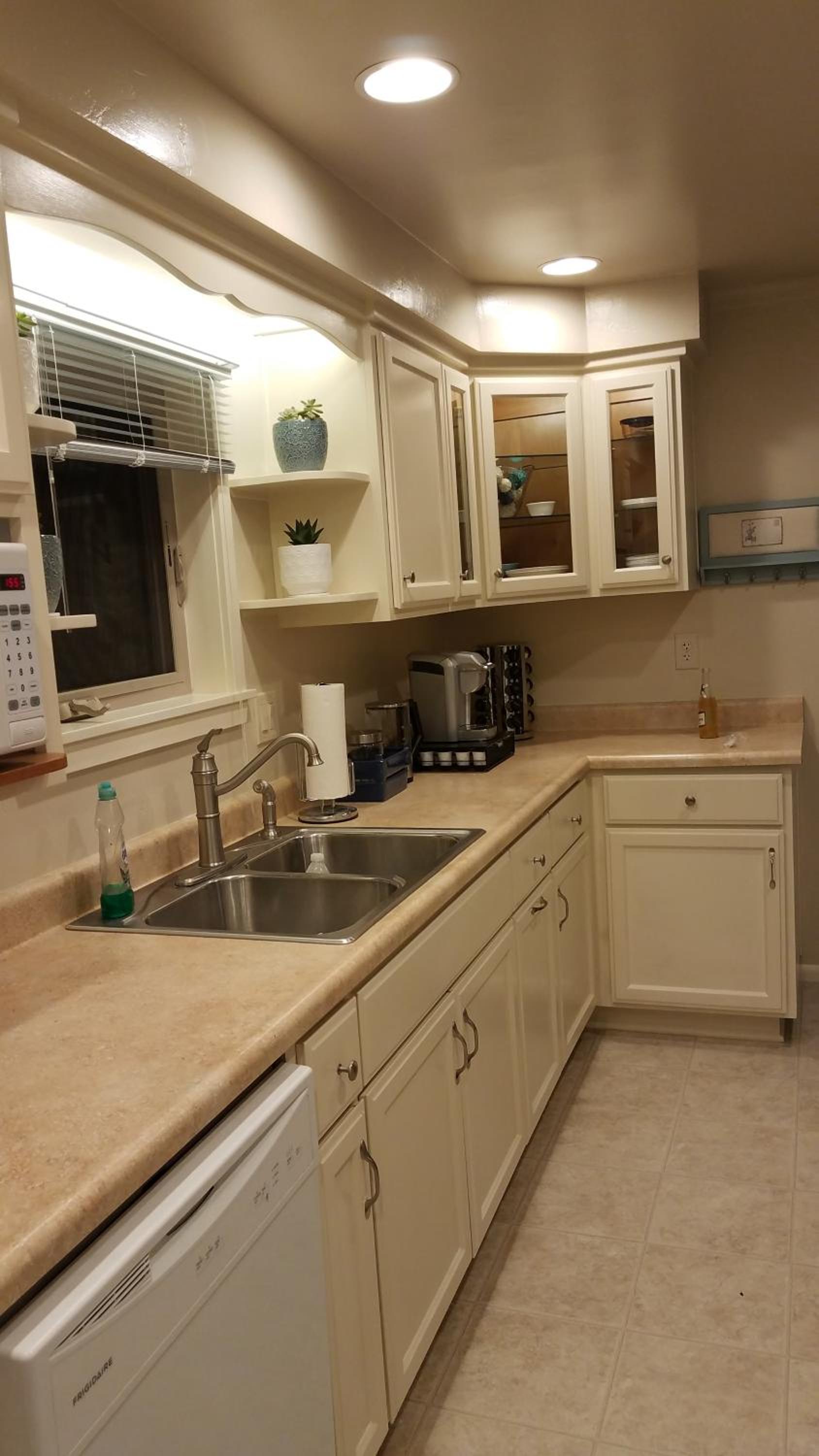 One-Bedroom House - Photo 29