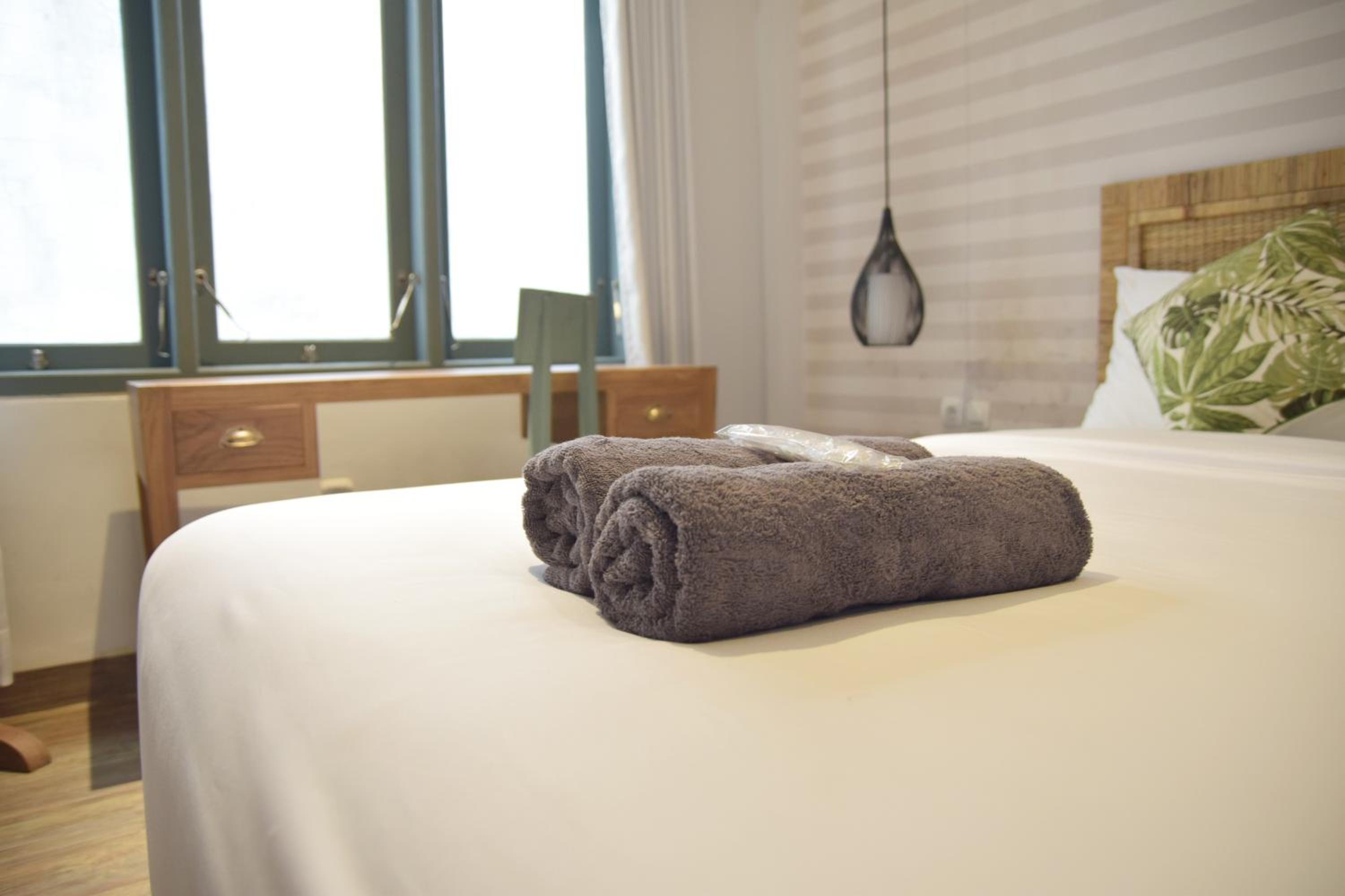 Deluxe Double Room - Photo 10