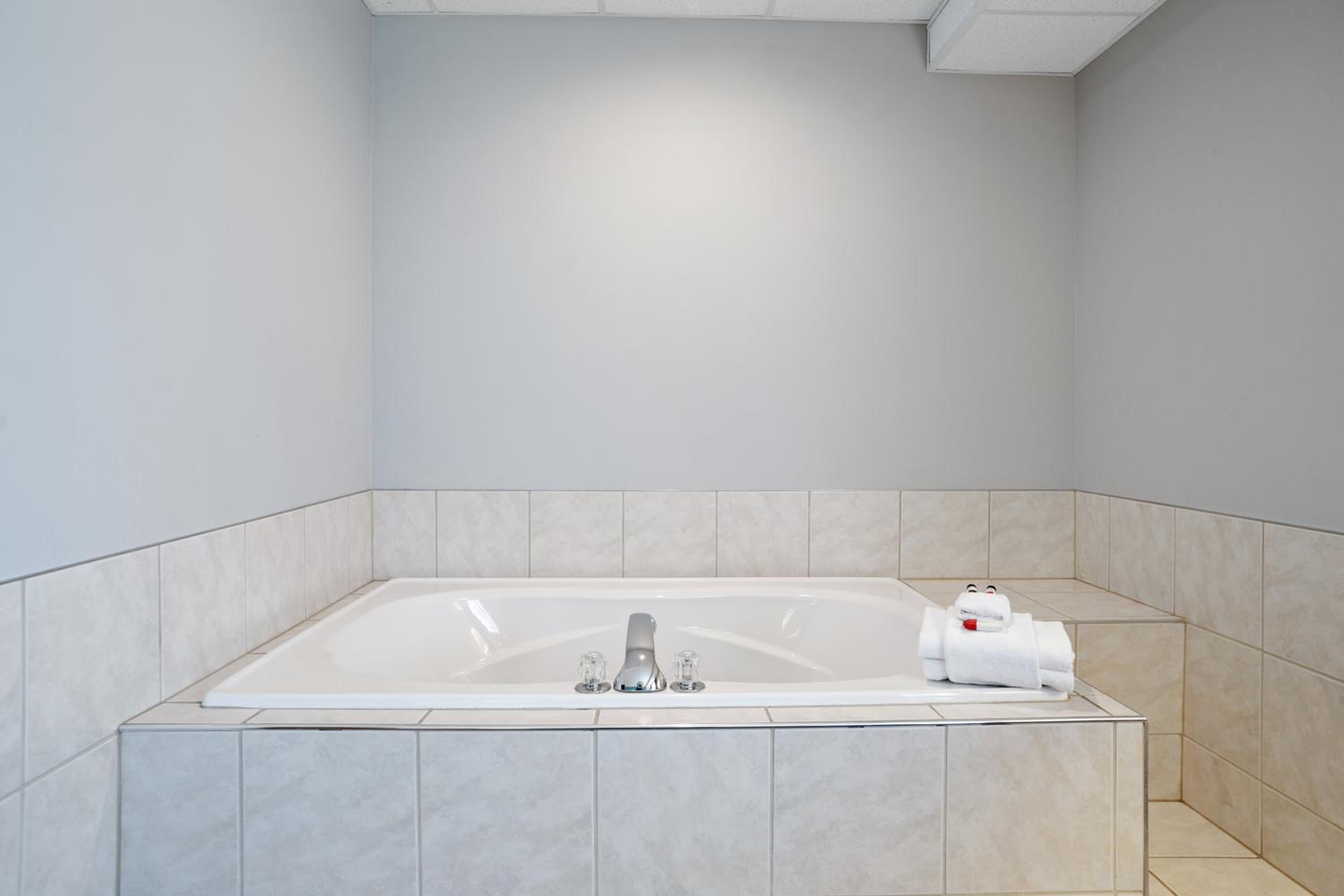 Deluxe King Studio Suite - Non-Smoking - Photo 2