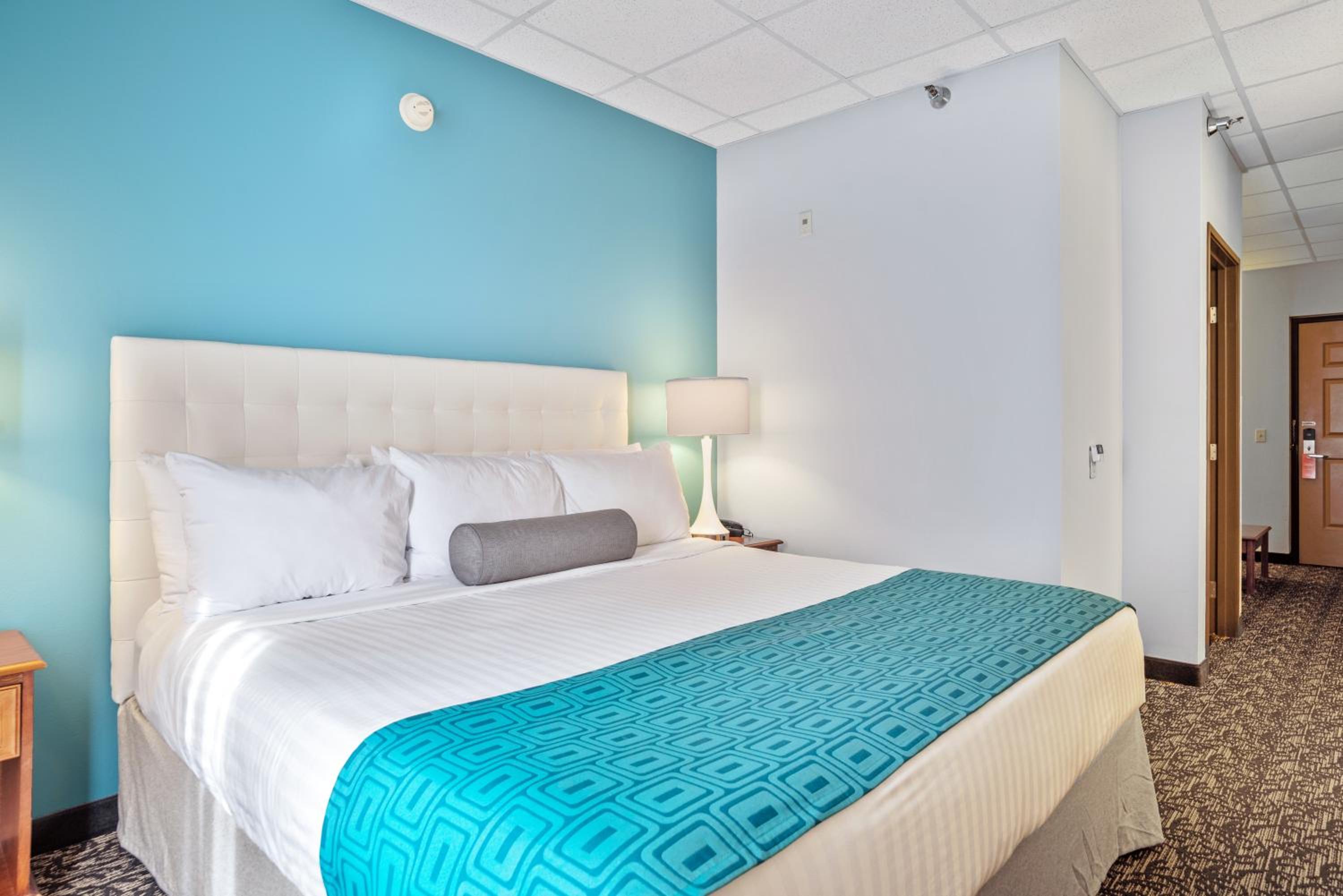 One-Bedroom King Suite - Non-Smoking - Photo 3