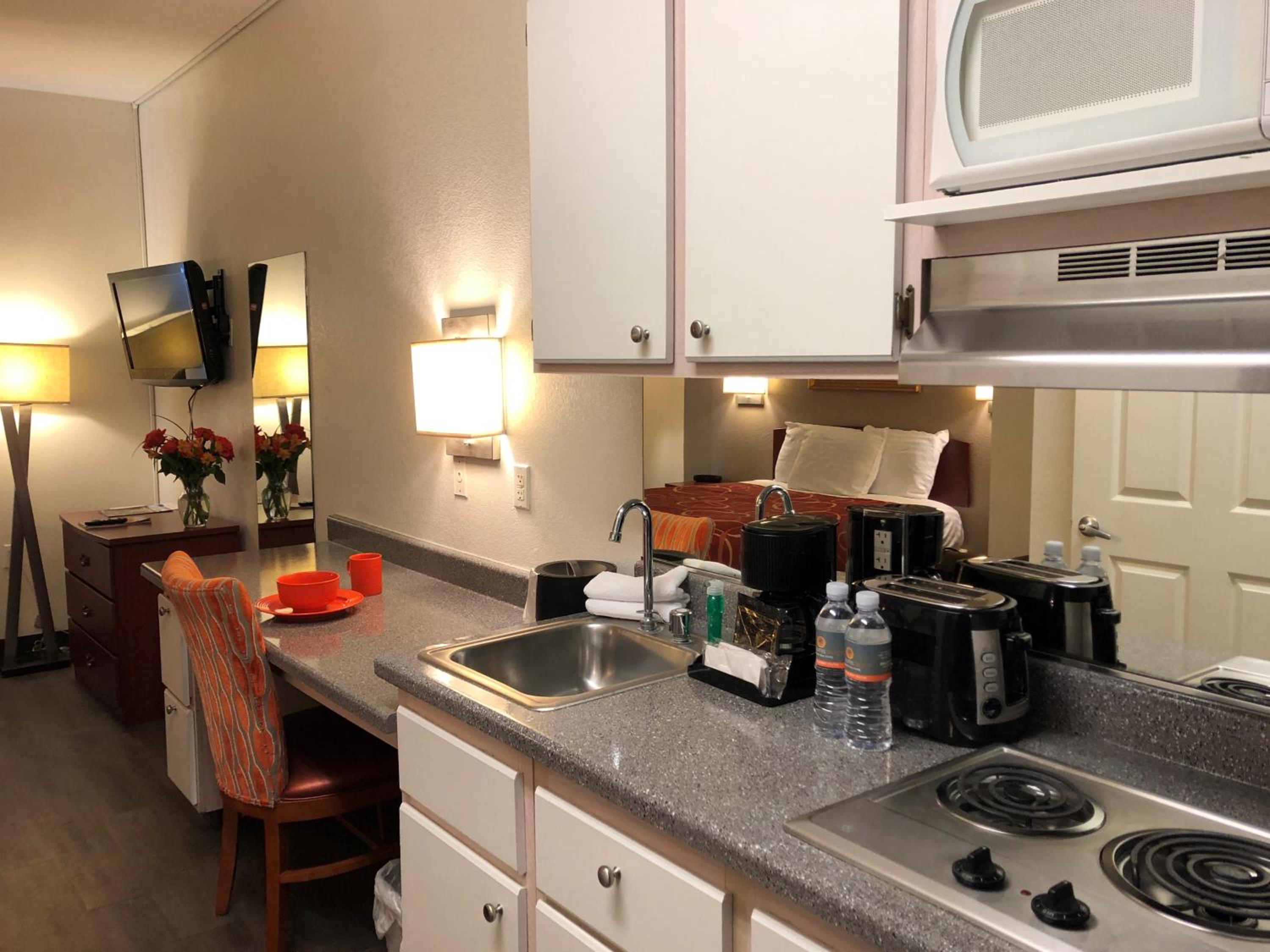 Queen Suite - Photo 6