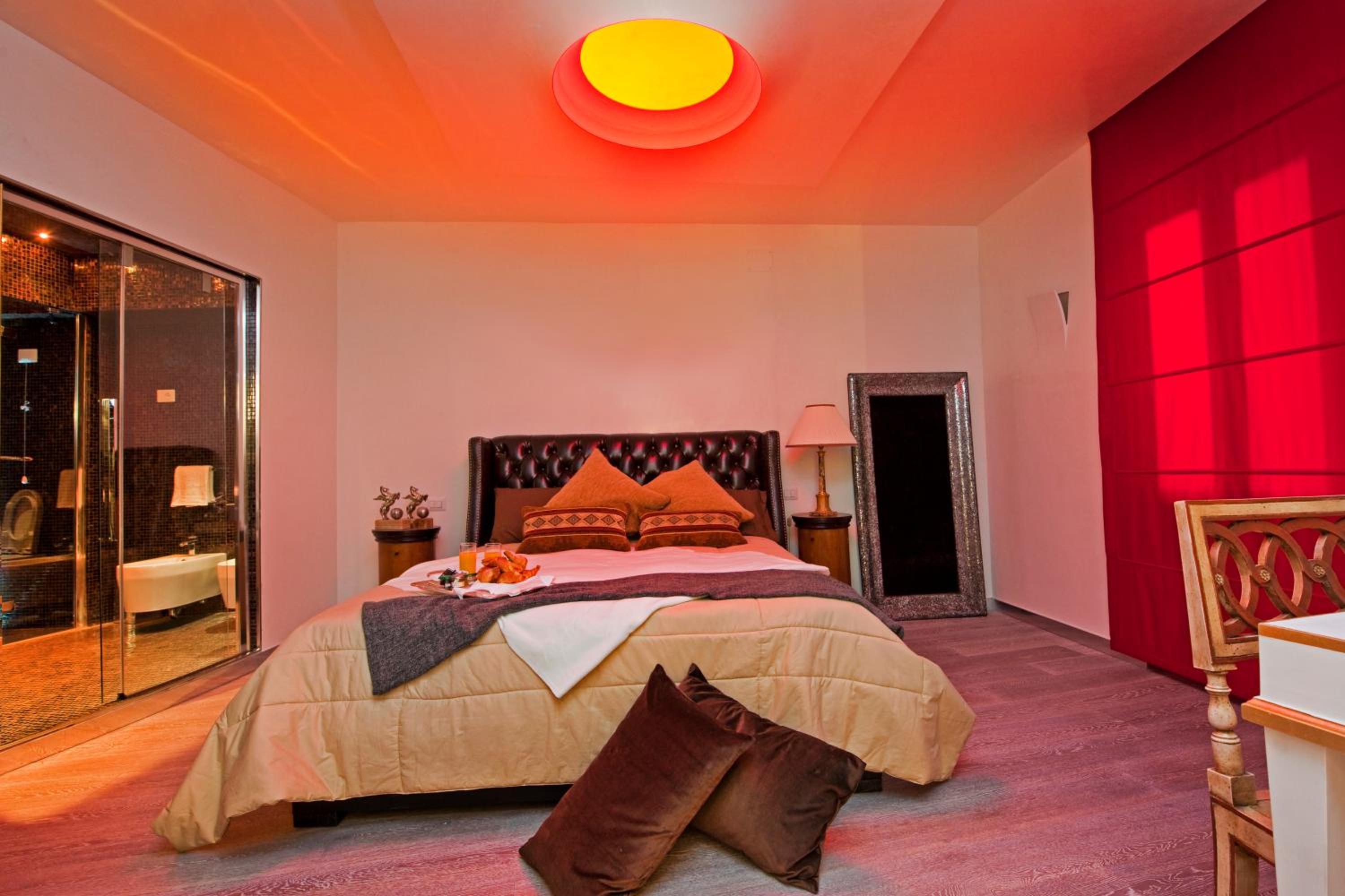 Large Double Room photo 1