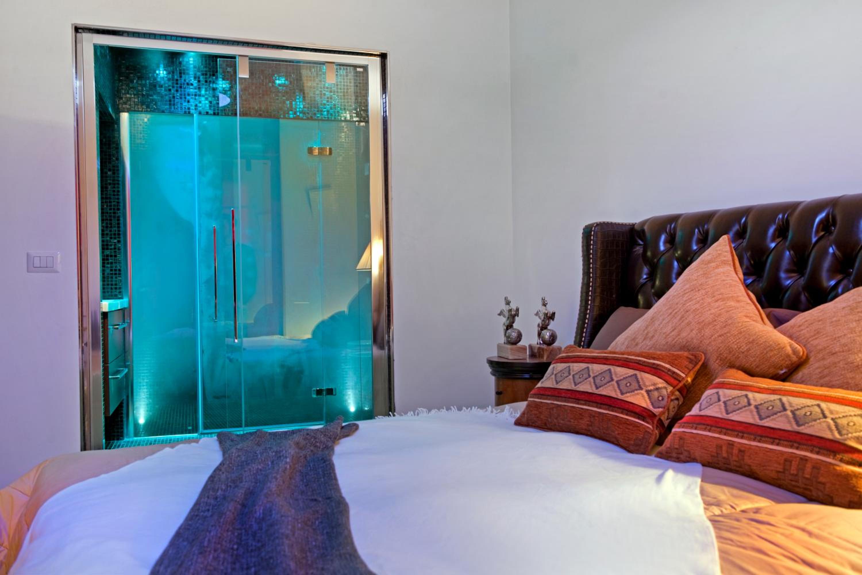 Large Double Room photo 3
