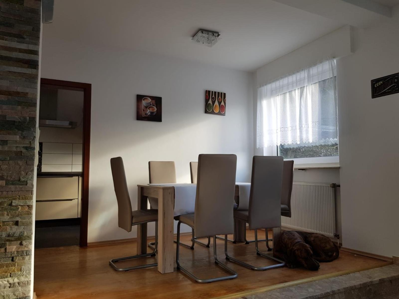 Apartment - Split Level - Photo 23