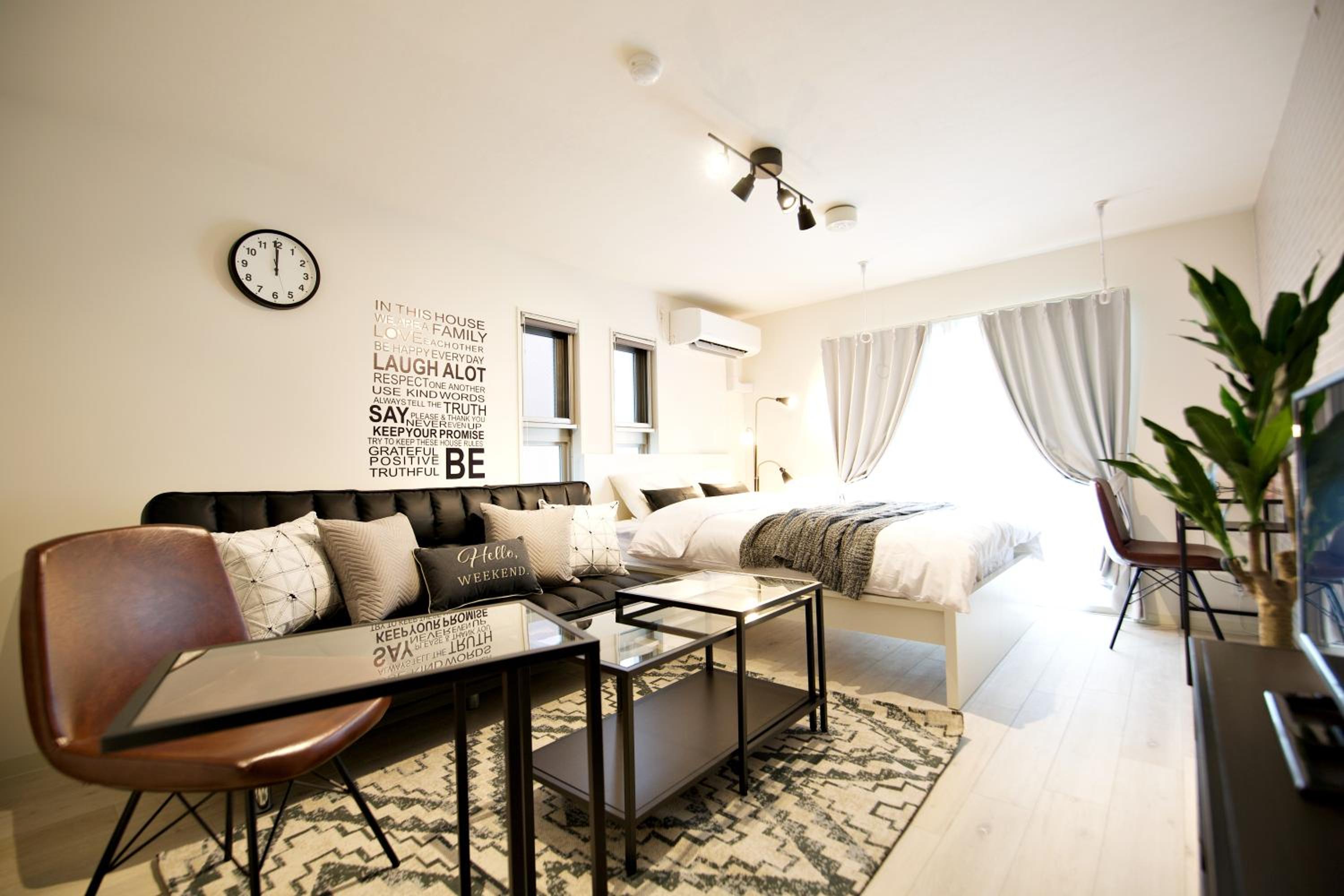 One-Bedroom Apartment photo 2