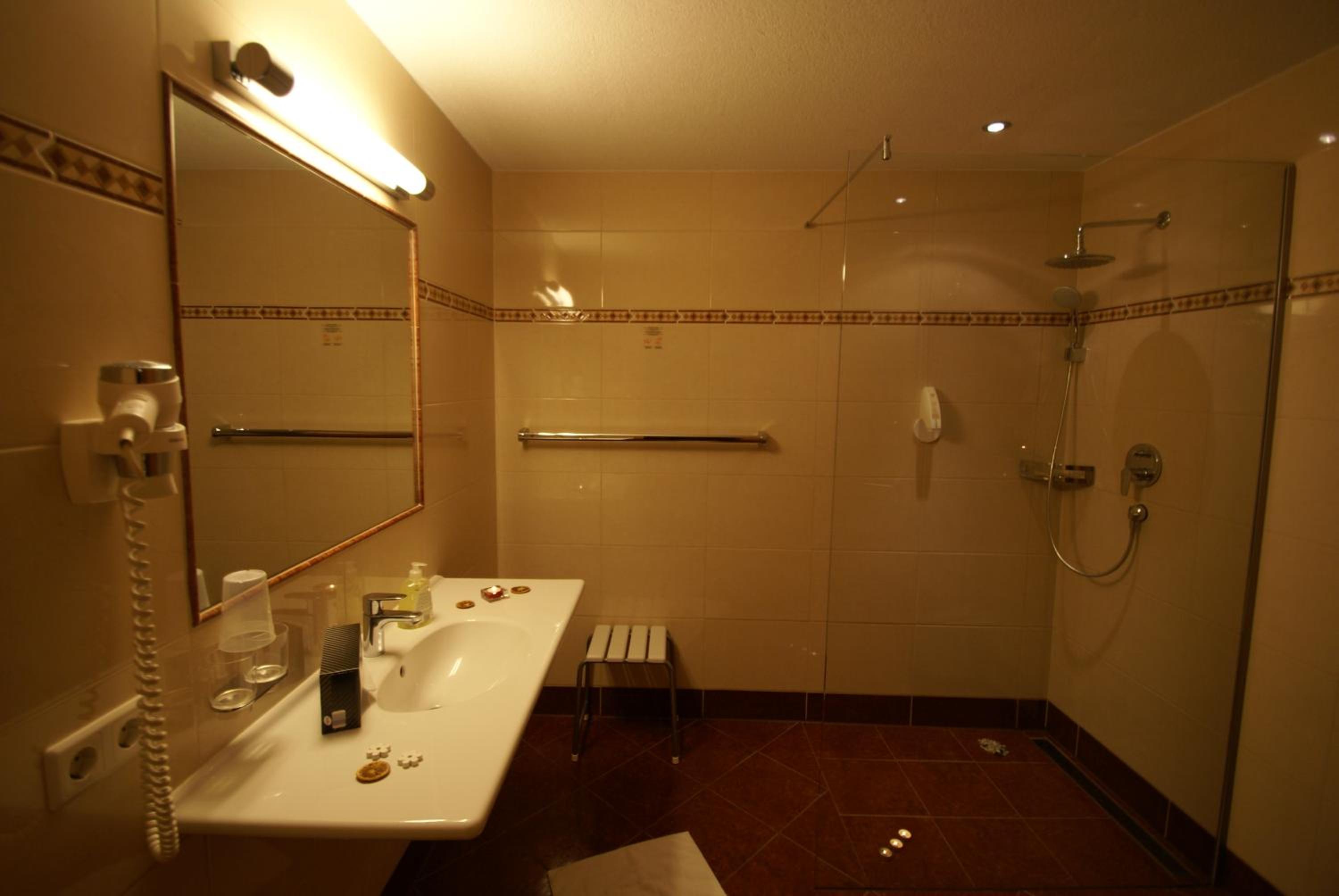 Double Room with Balcony - Photo 2