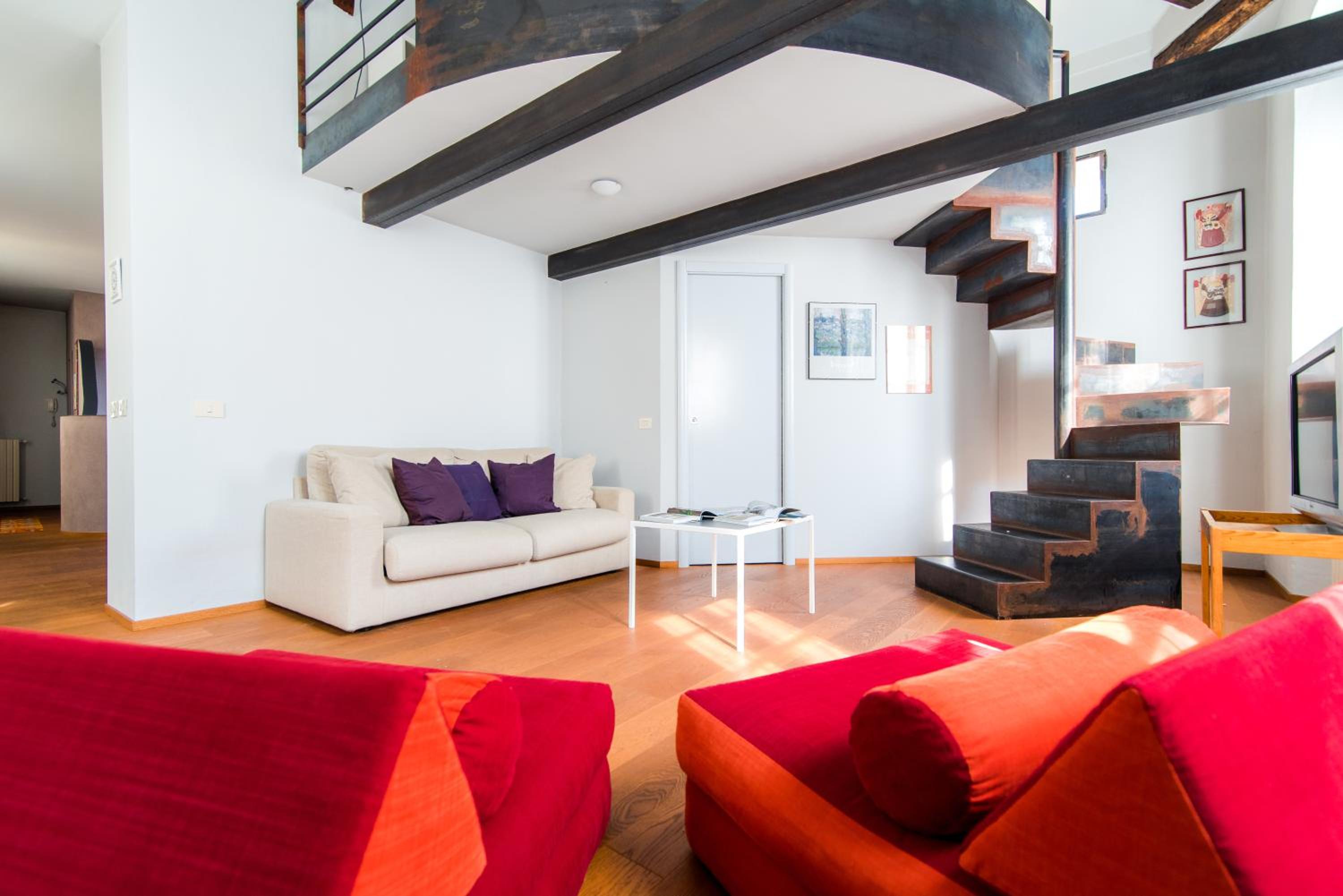 One-Bedroom Apartment - Photo 1