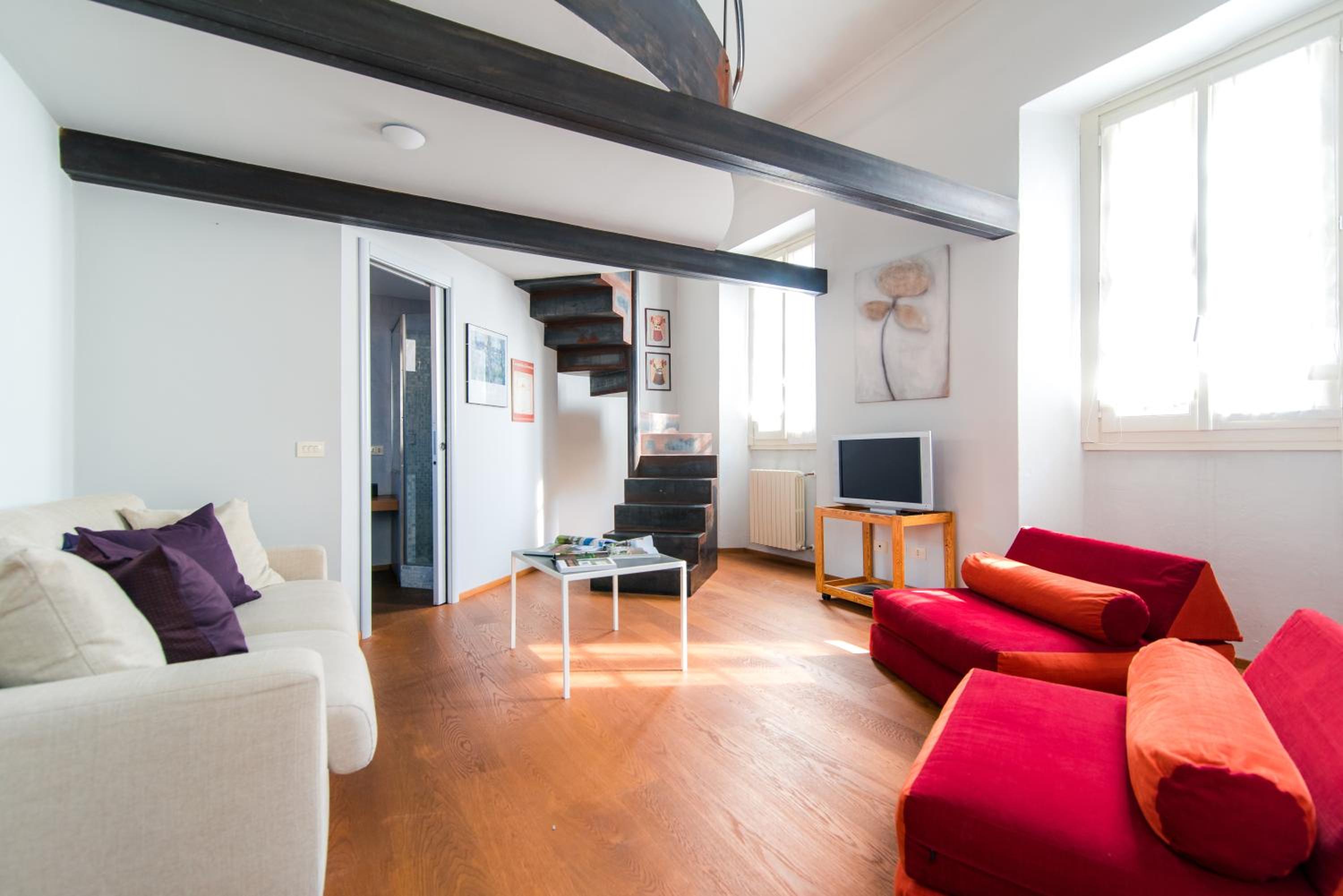 One-Bedroom Apartment - Photo 7