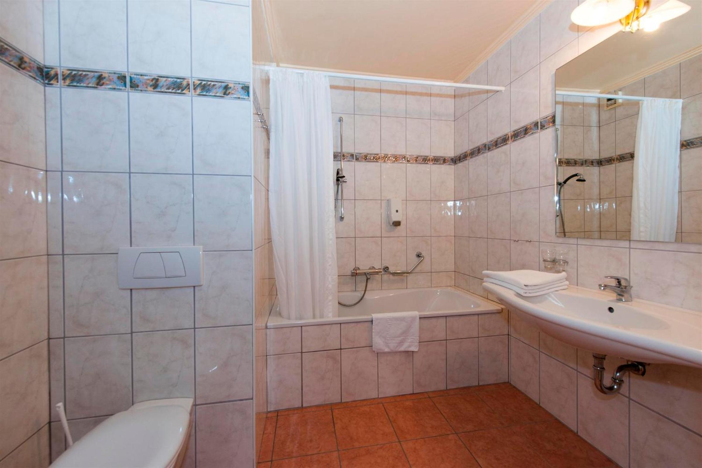 Deluxe Double or Twin Room photo 2