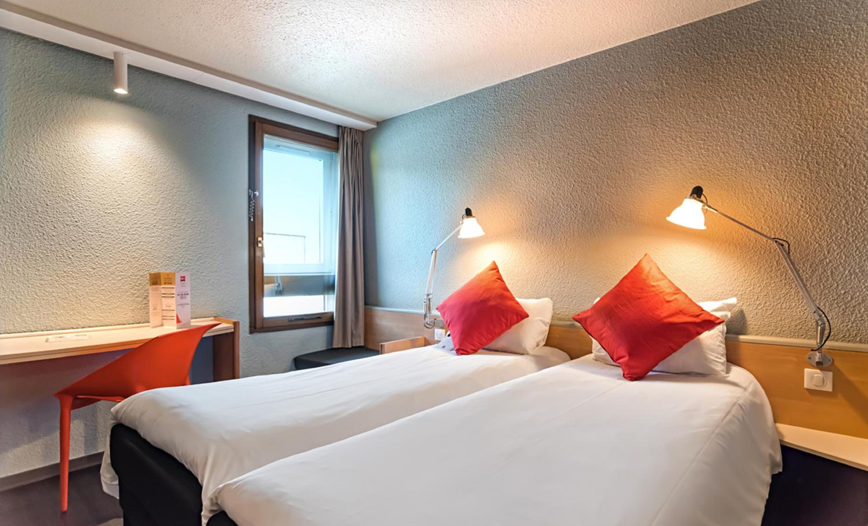 Standard Twin Room - Photo 5