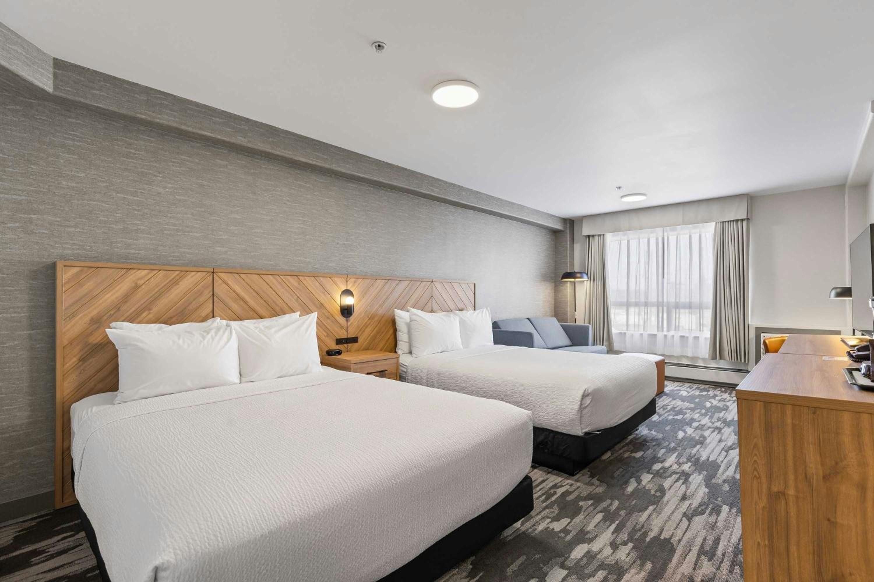Standard Room, 2 Queen Beds, Sofa Bed