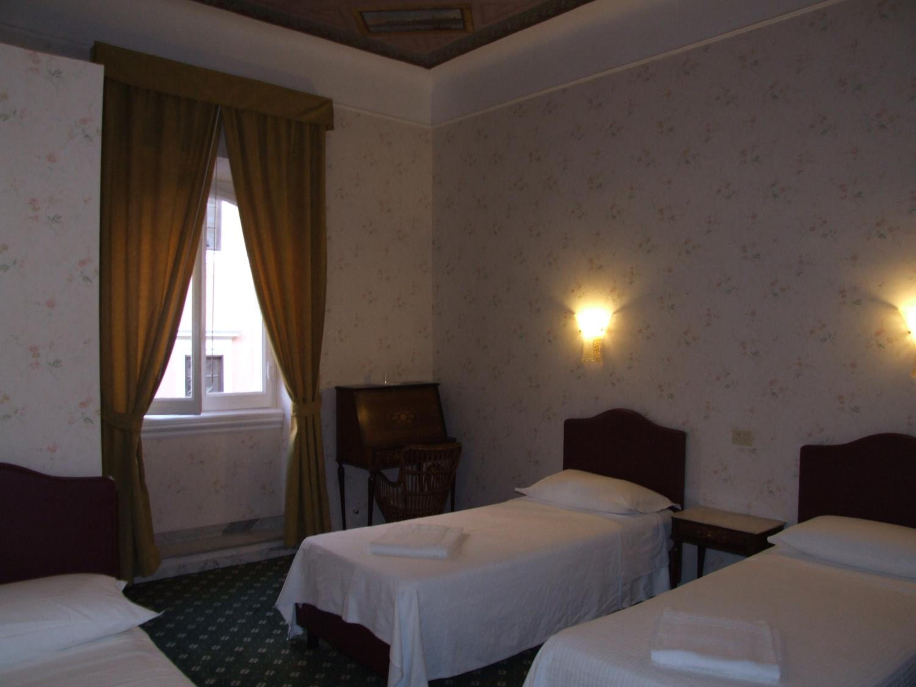 Triple Room with Shared Bathroom