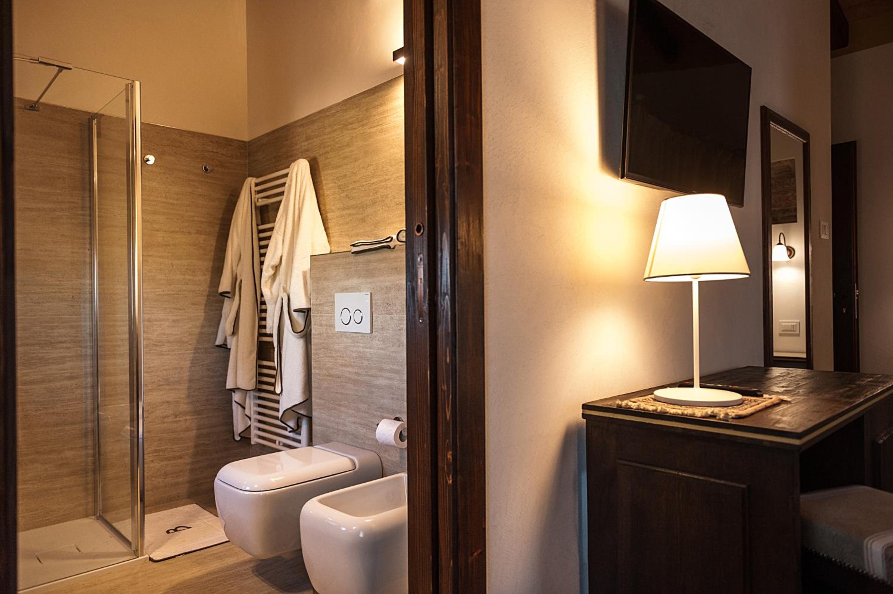 Deluxe King Room photo 2